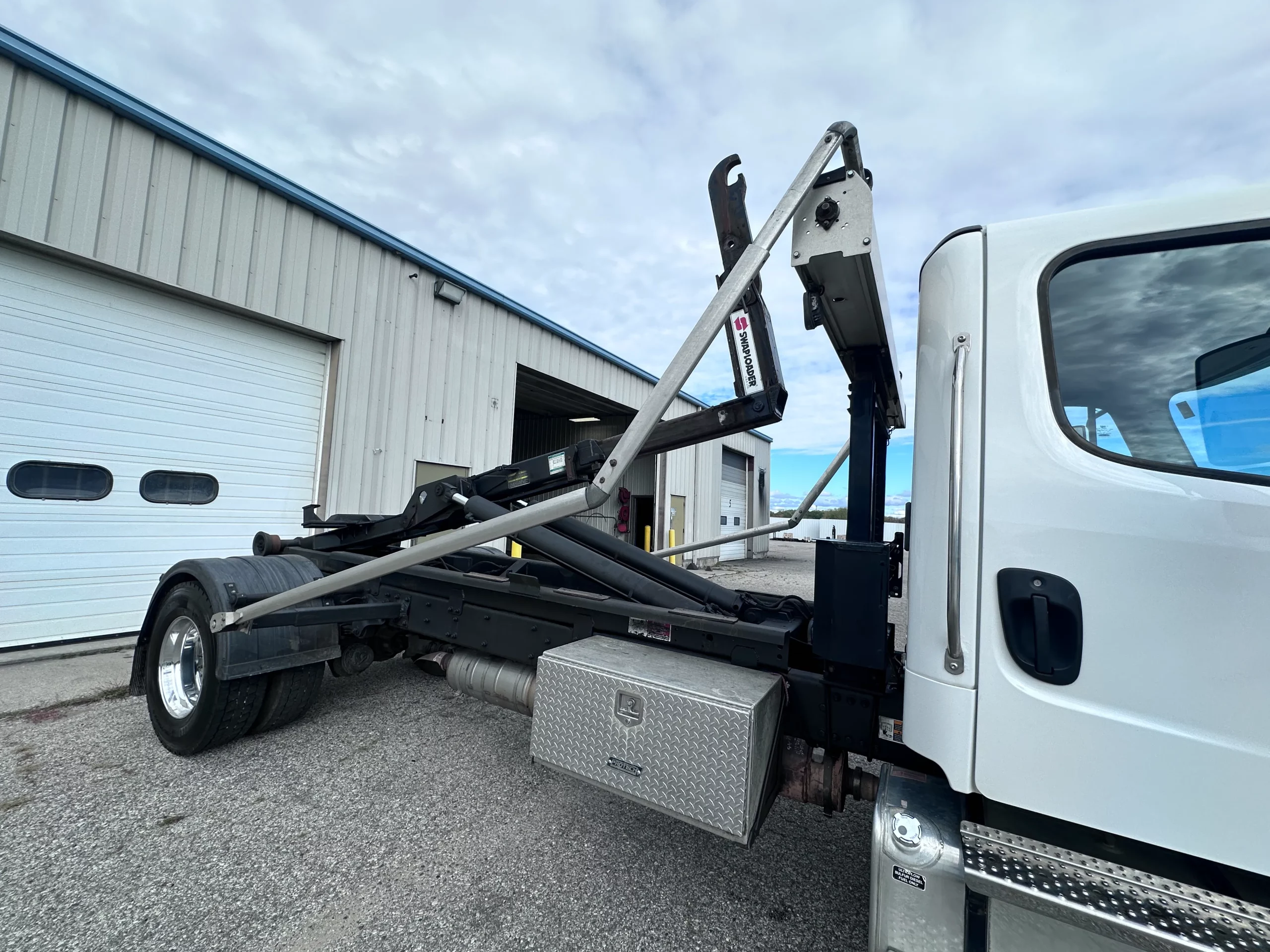 USED 2017 Freightliner M2 Hooklift Truck USED 2017 Freightliner M2 Hooklift Truck - image 6 of 6