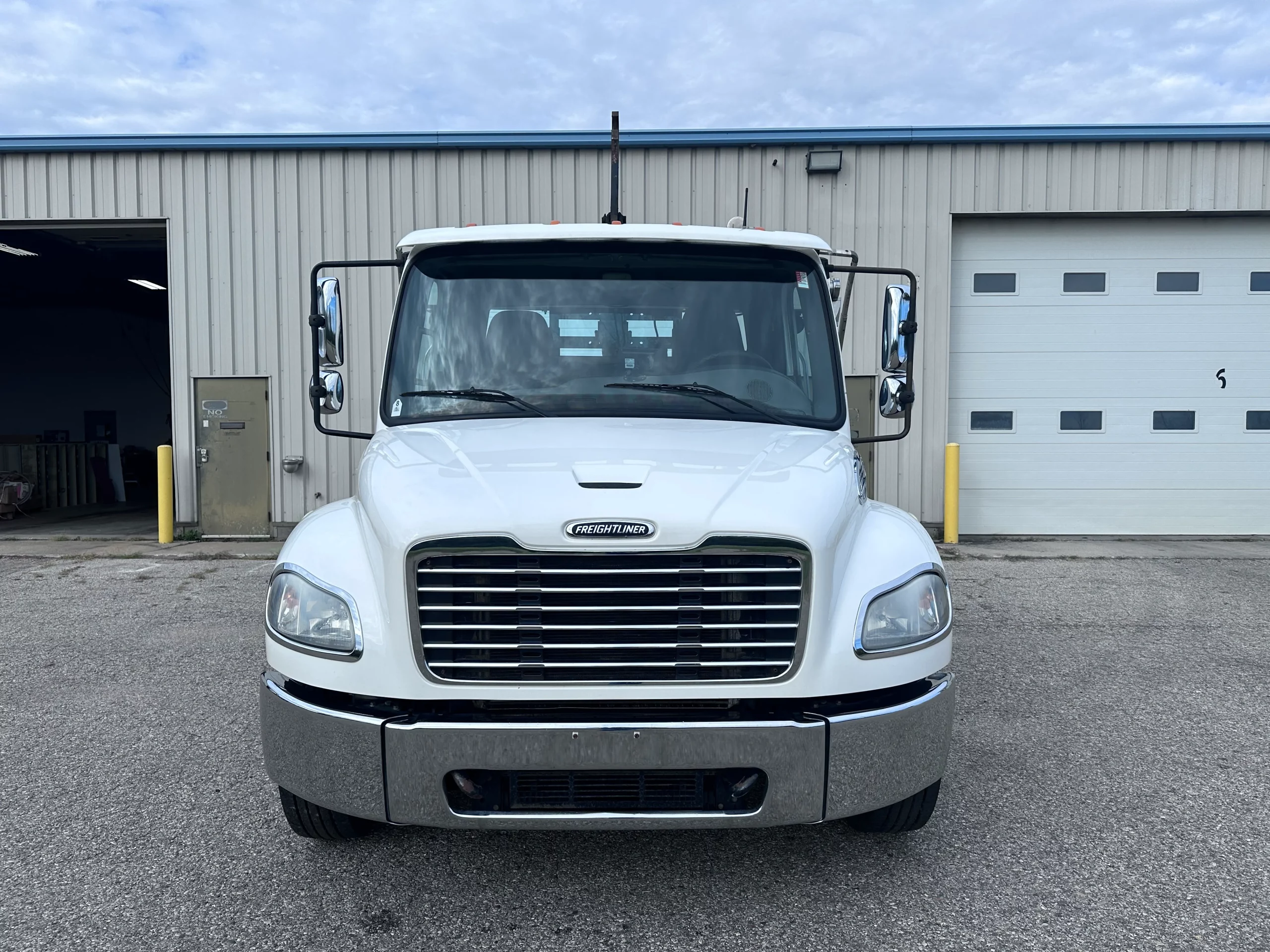 USED 2017 Freightliner M2 Hooklift Truck USED 2017 Freightliner M2 Hooklift Truck - image 2 of 6