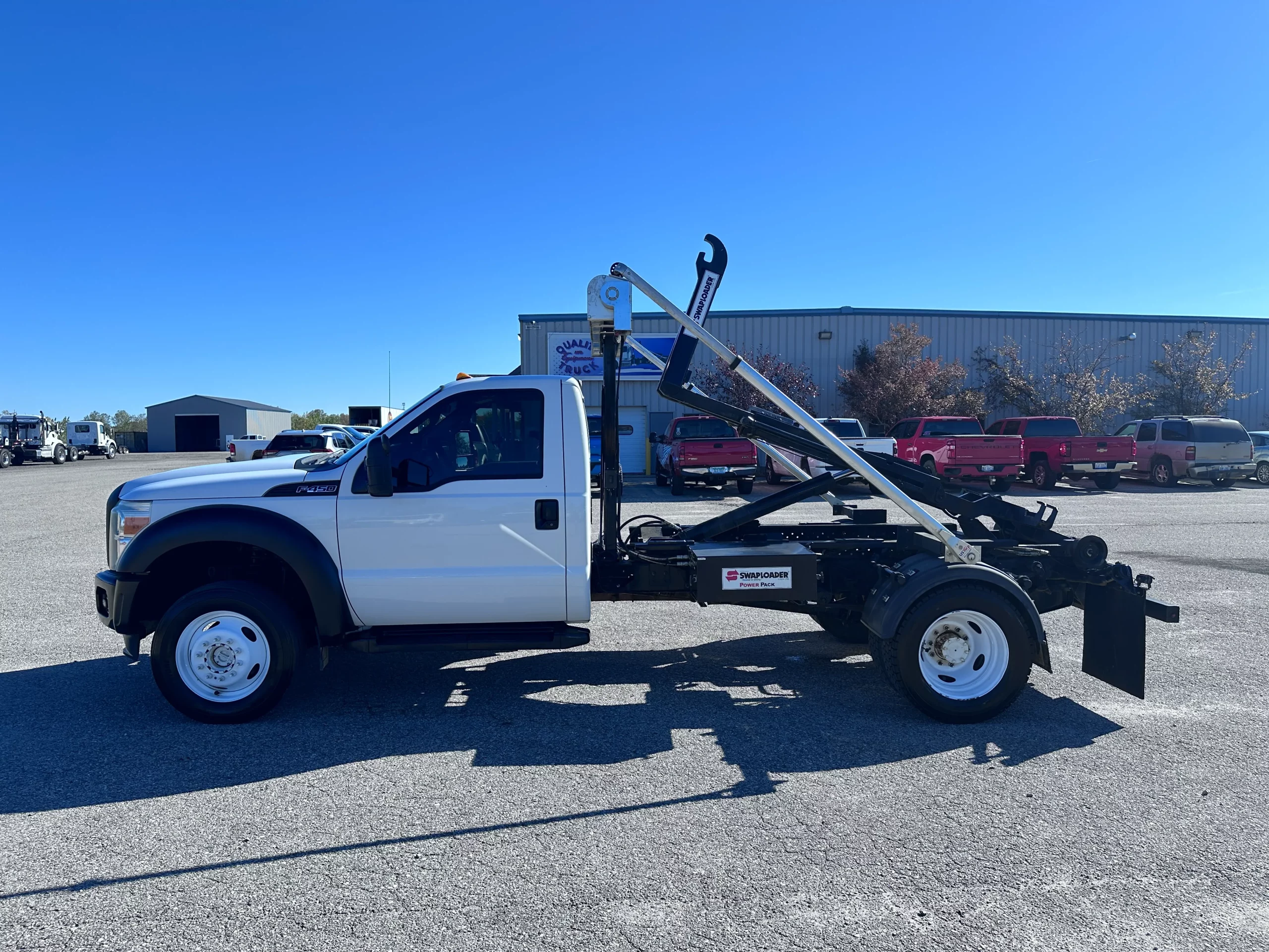 USED 2011 Ford F450 Hooklift Truck USED 2011 Ford F450 Hooklift Truck - image 5 of 6