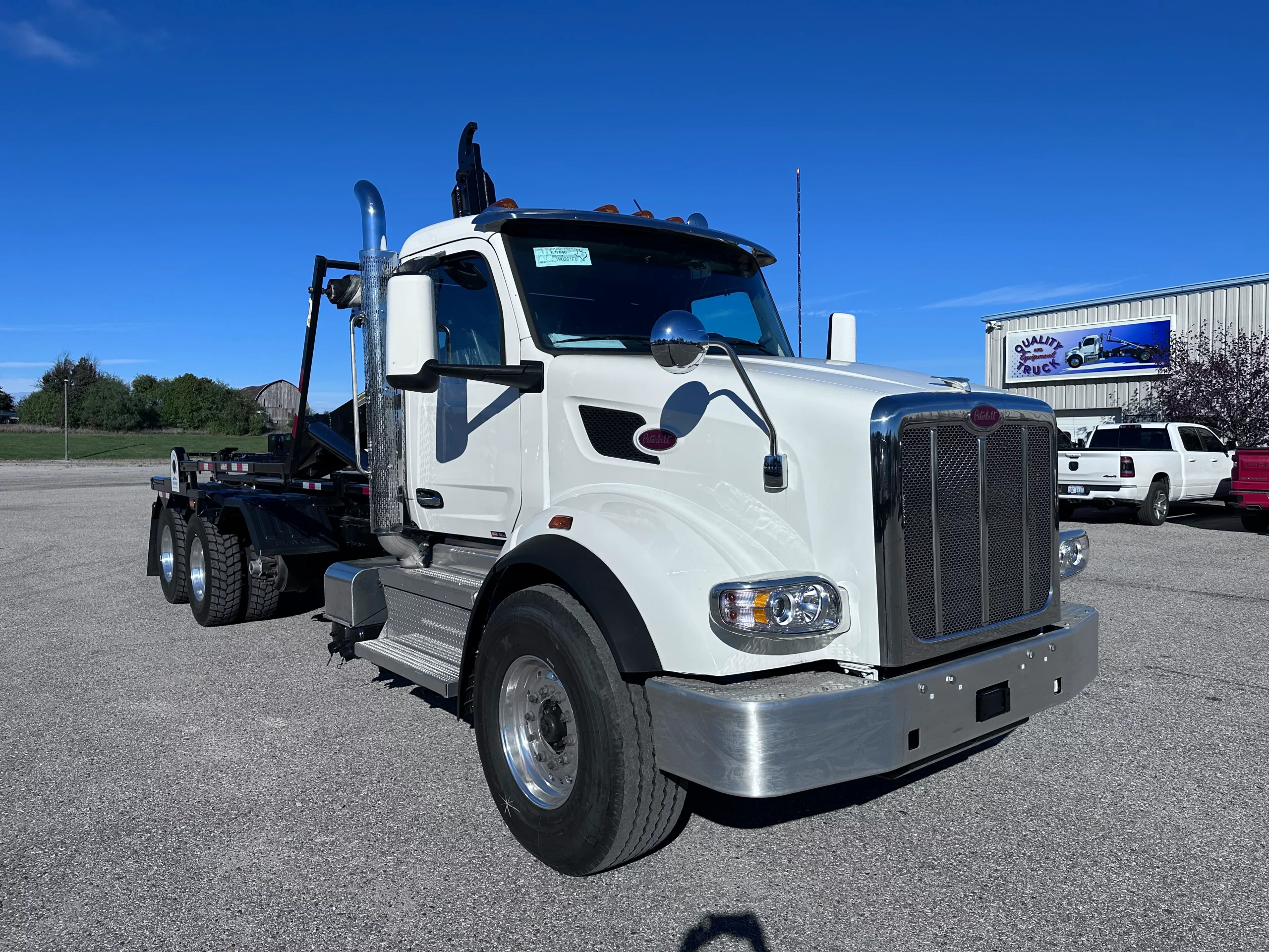 NEW 2024 Peterbilt 567 Hooklift Truck NEW 2024 Peterbilt 567 Hooklift Truck - image 1 of 6