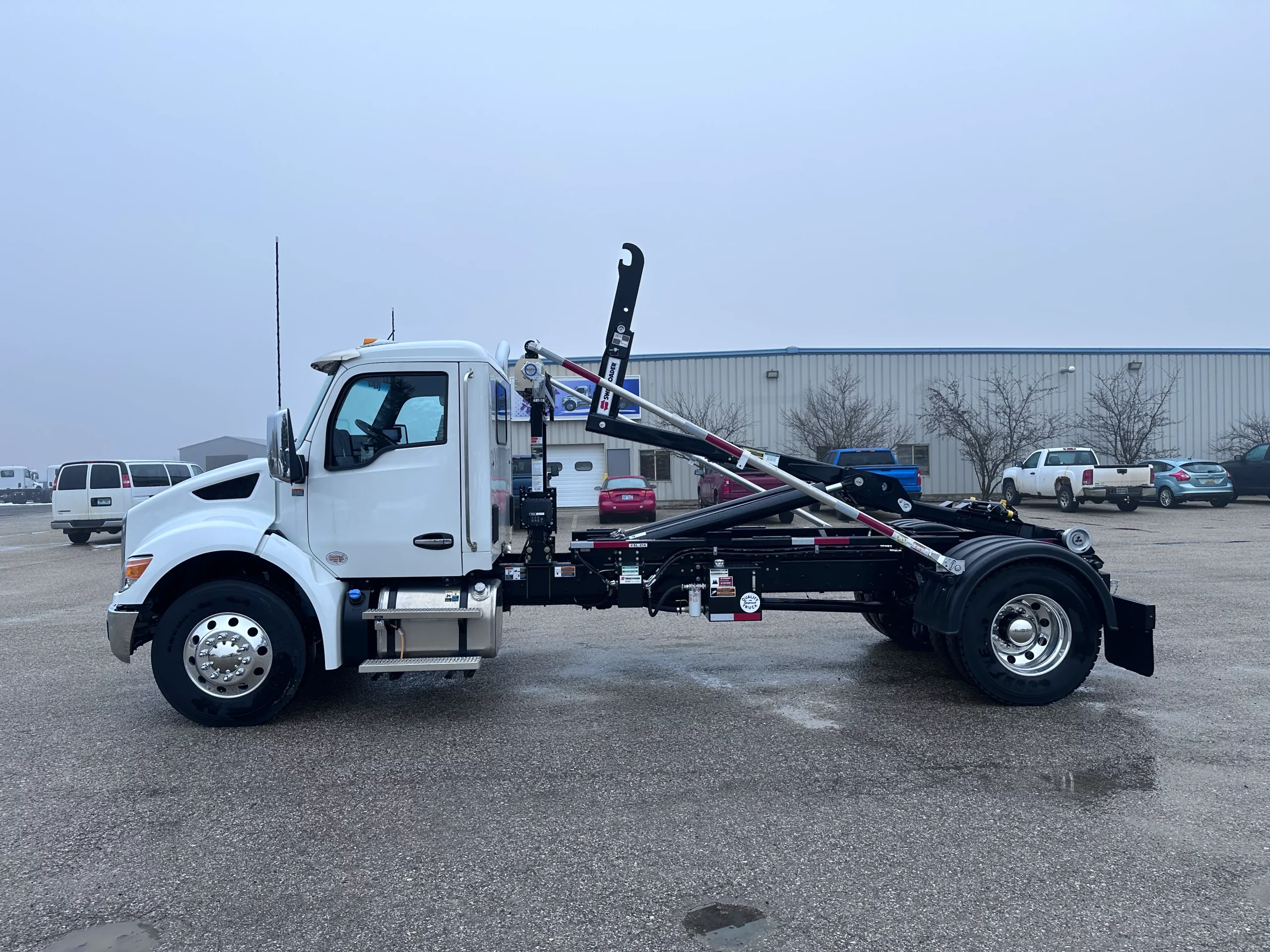 NEW 2026 Kenworth T280 Hooklift Truck - image 5 of 6