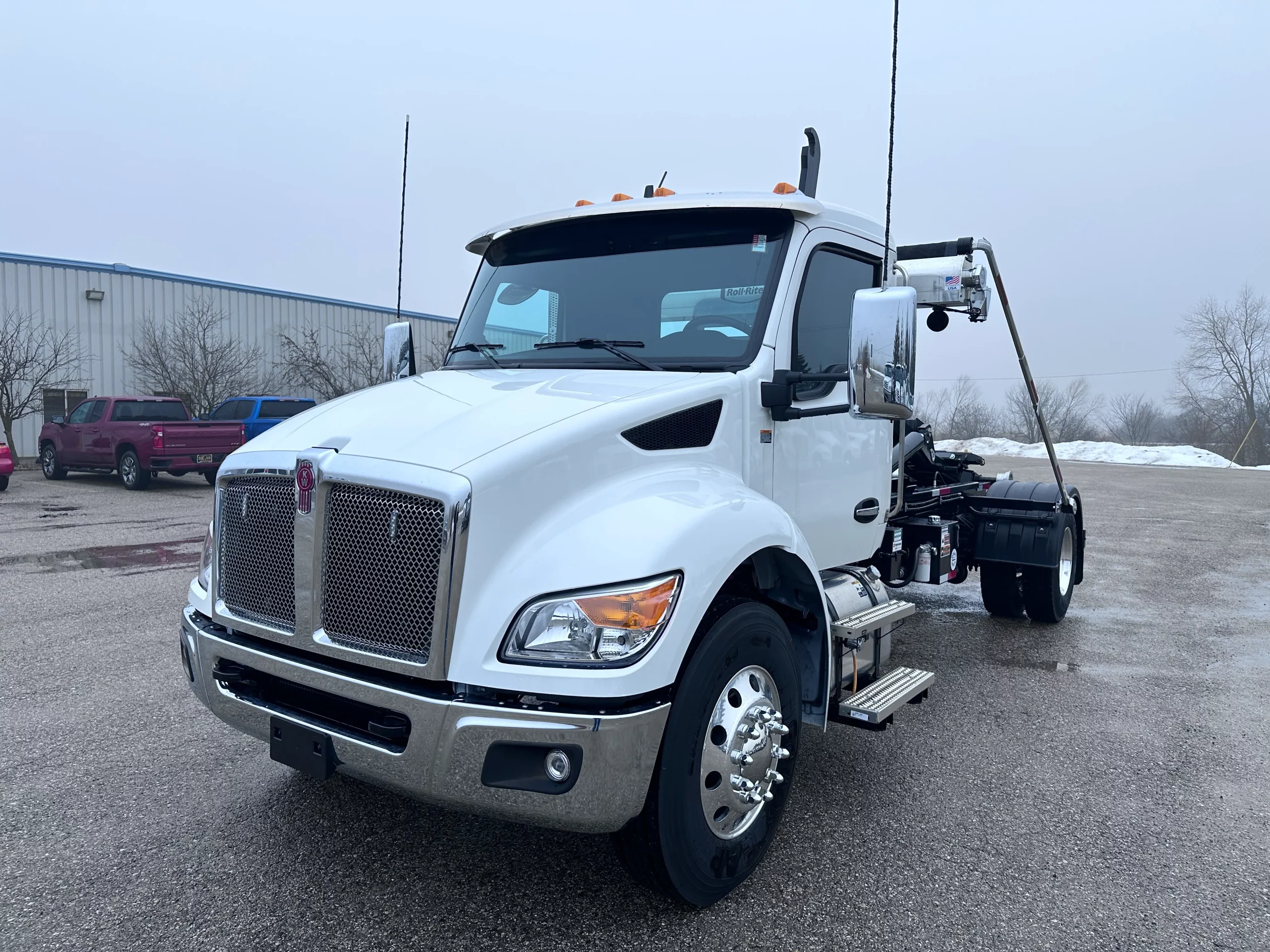 NEW 2026 Kenworth T280 Hooklift Truck - image 3 of 6