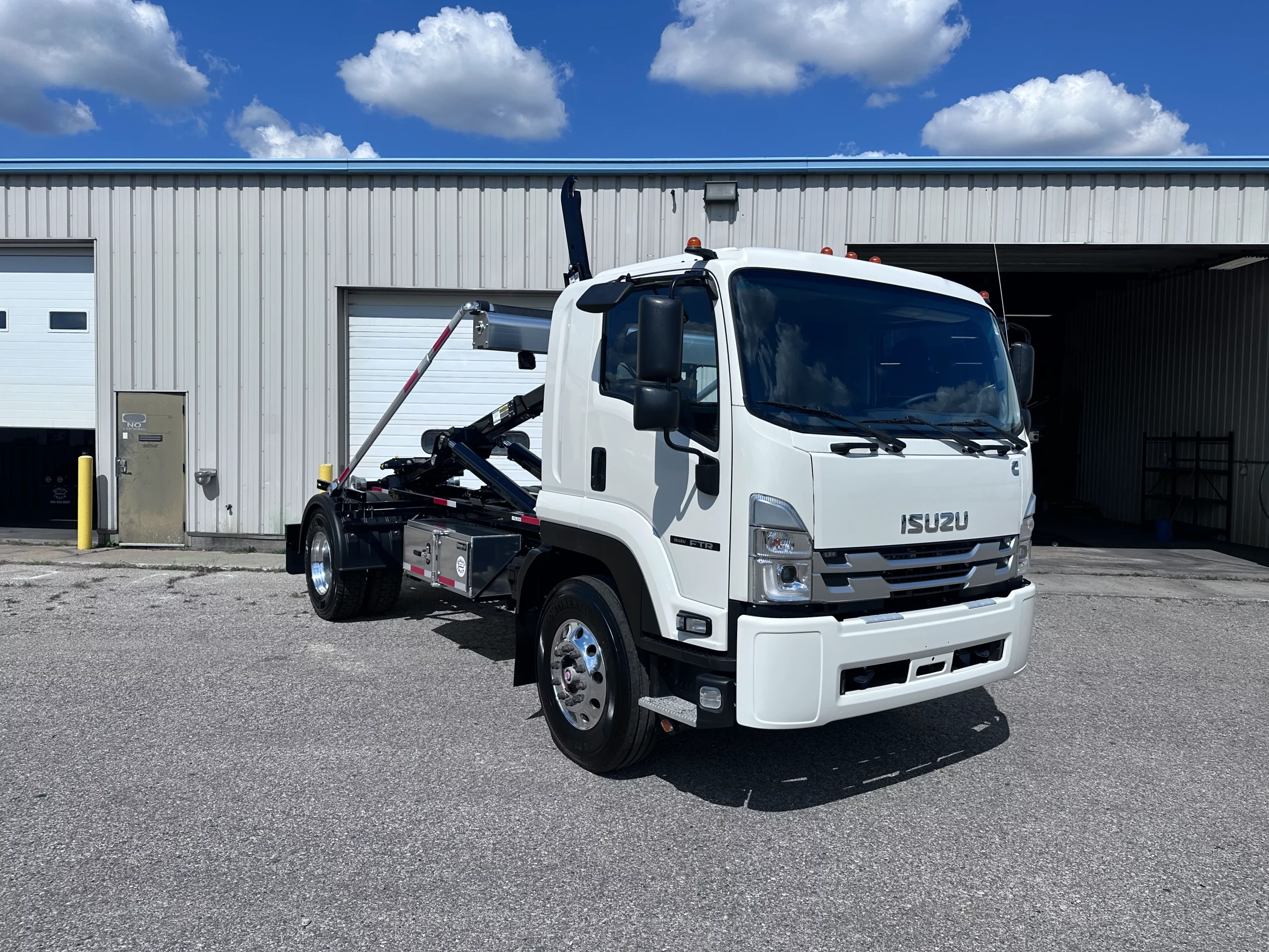 NEW 2025 Isuzu FTR Hooklift Truck - image 1 of 6