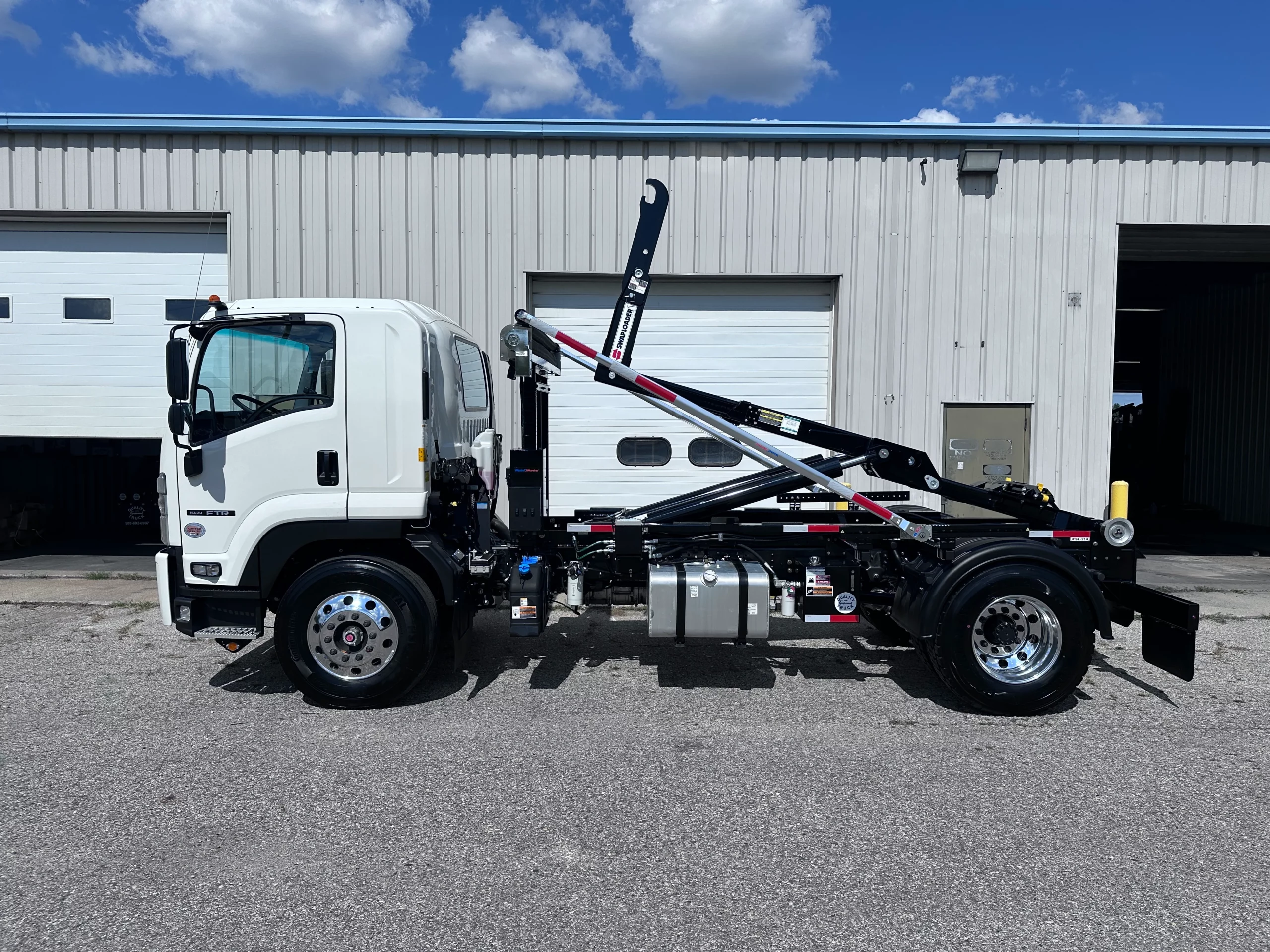 NEW 2025 Isuzu FTR Hooklift Truck - image 5 of 6