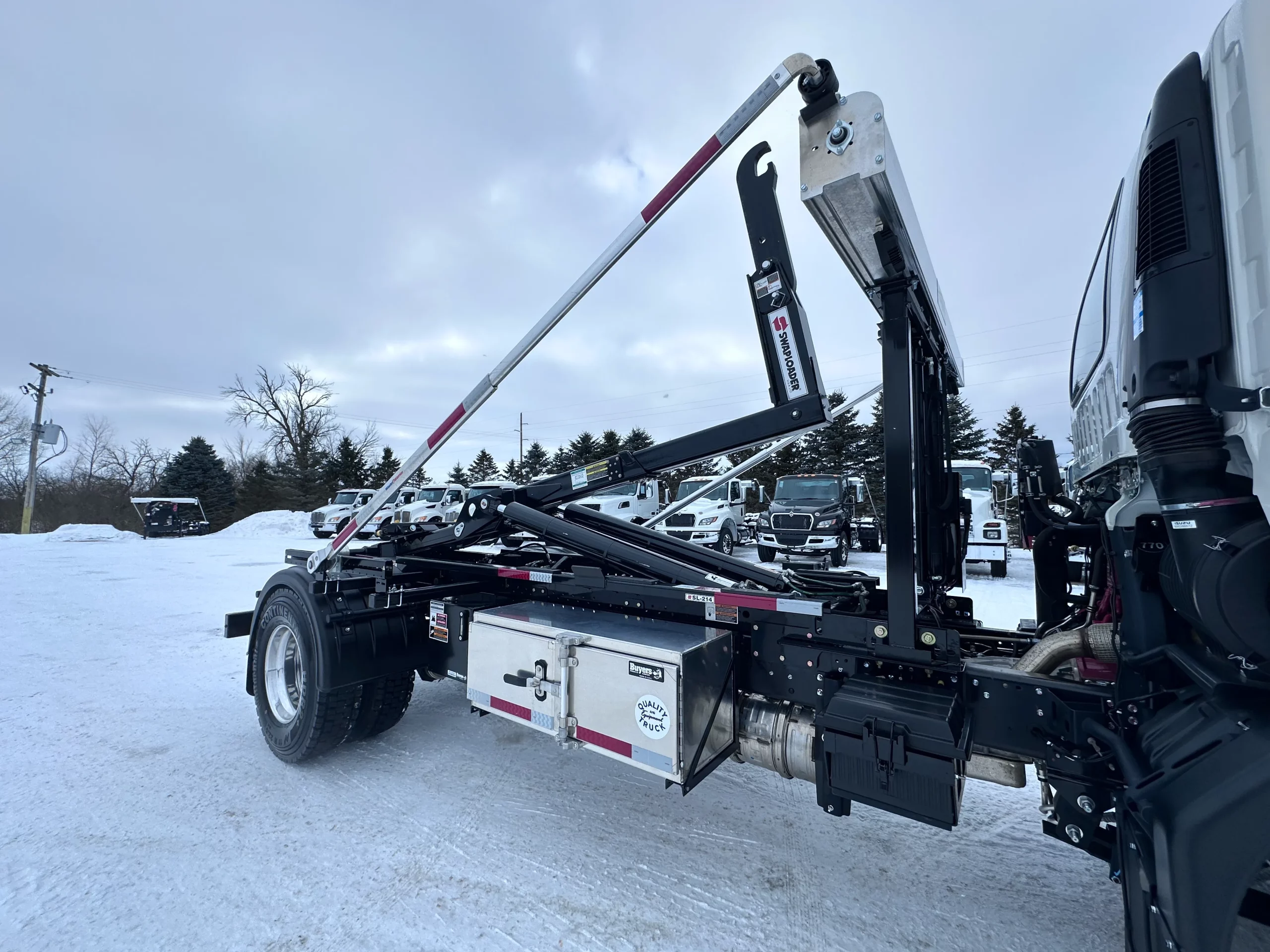 NEW 2025 Isuzu FTR Hooklift Truck - image 6 of 6