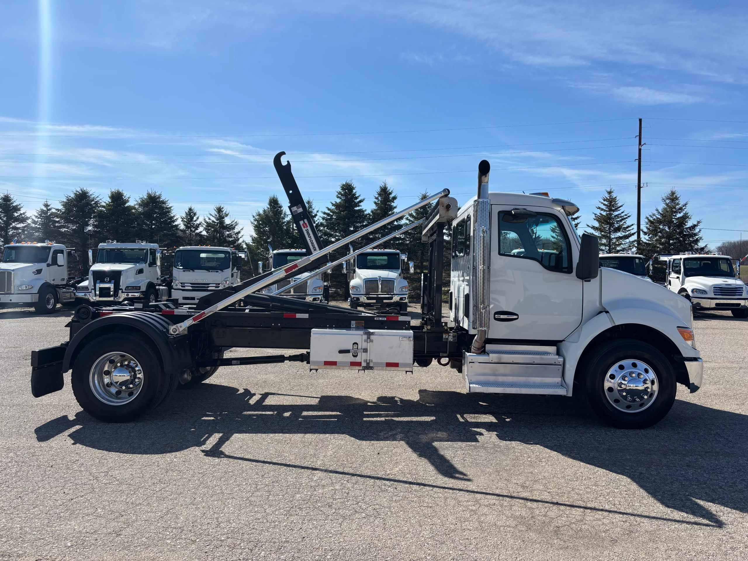 2025 Kenworth T280 - image 4