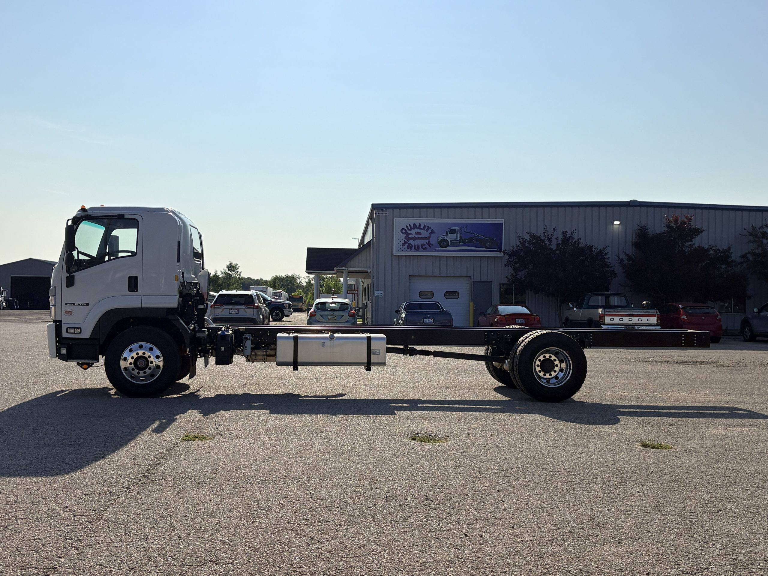 2025 Isuzu FTR — photo 5