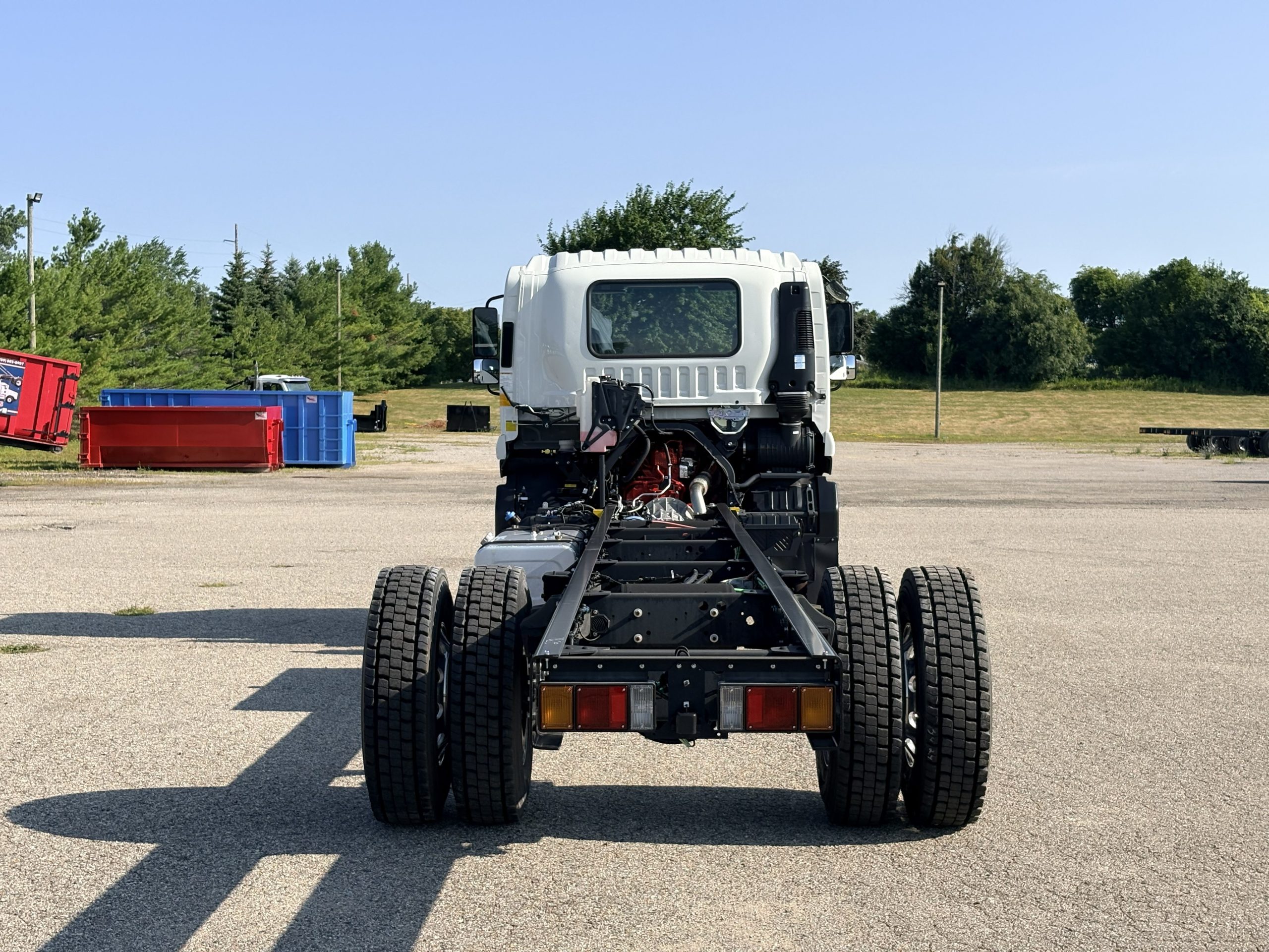 2025 Isuzu FTR — photo 6