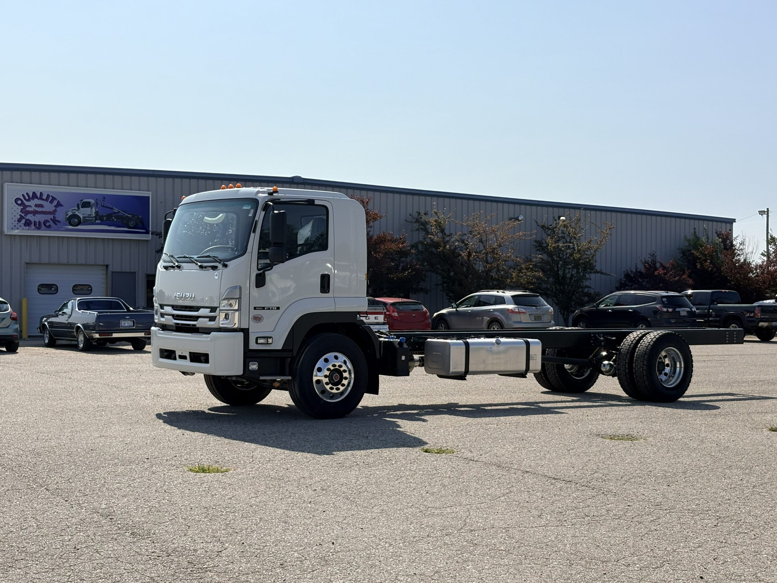 2025 Isuzu FTR — photo 3