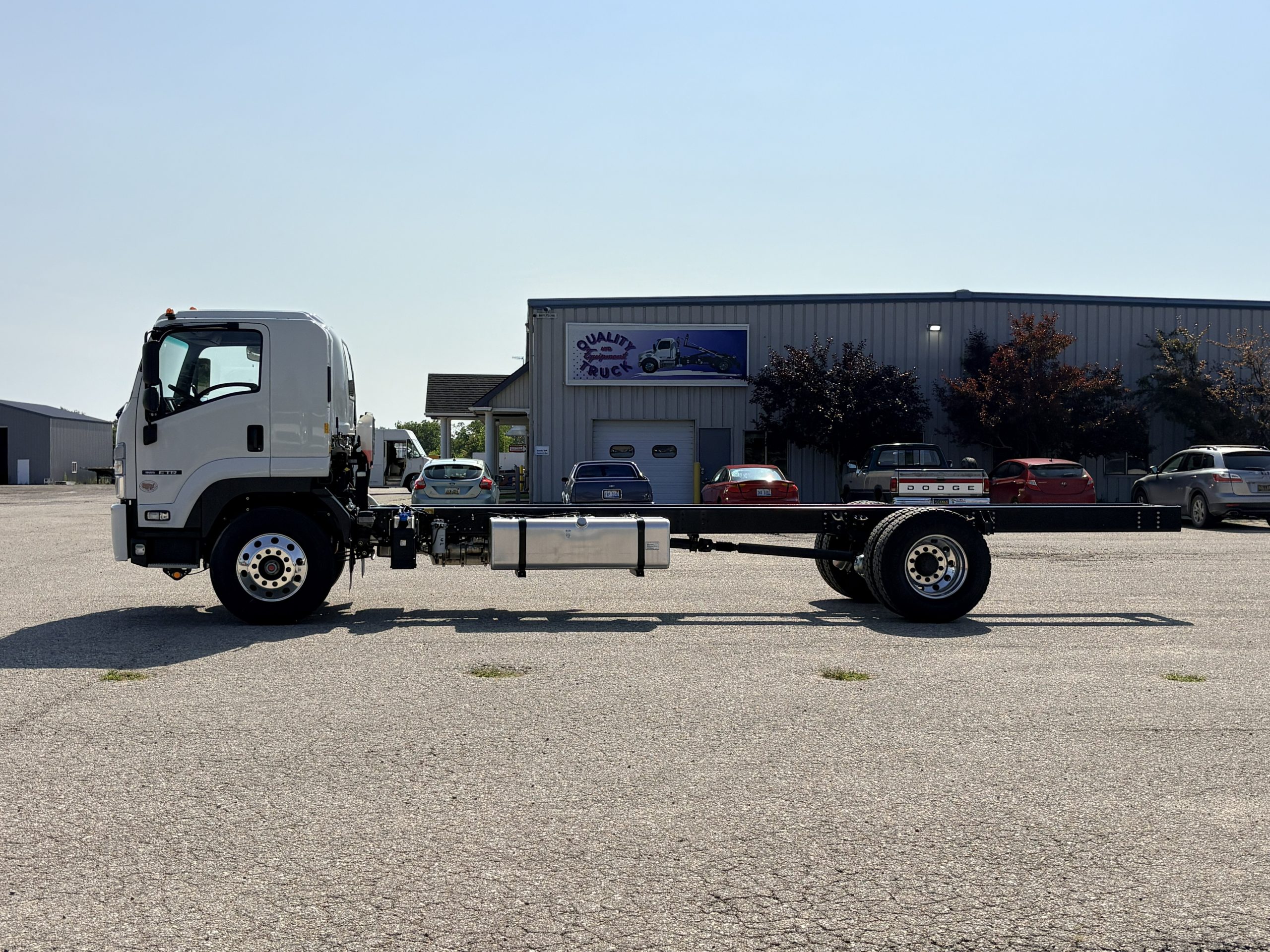 2025 Isuzu FTR — photo 4