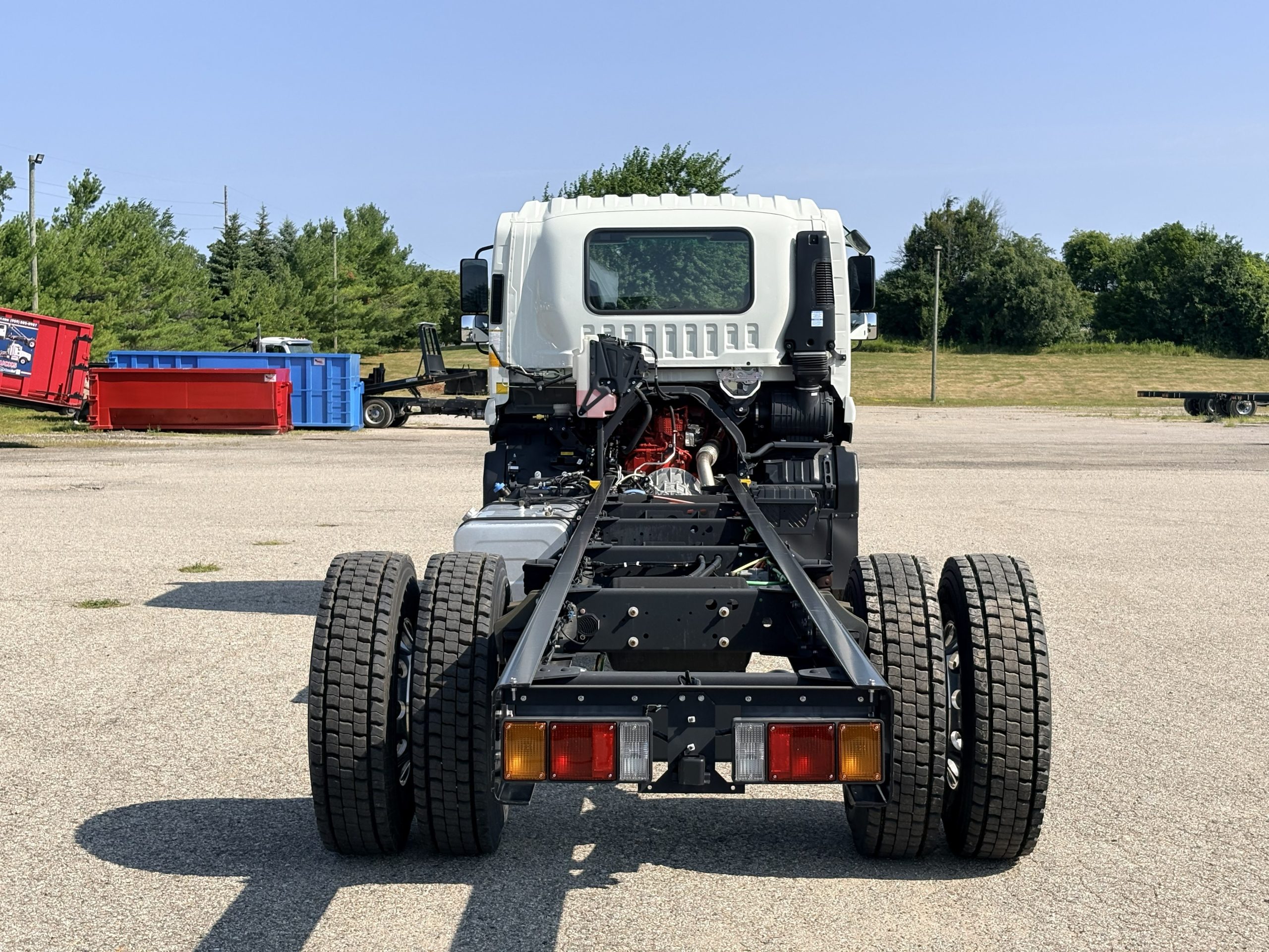 2025 Isuzu FTR — photo 6