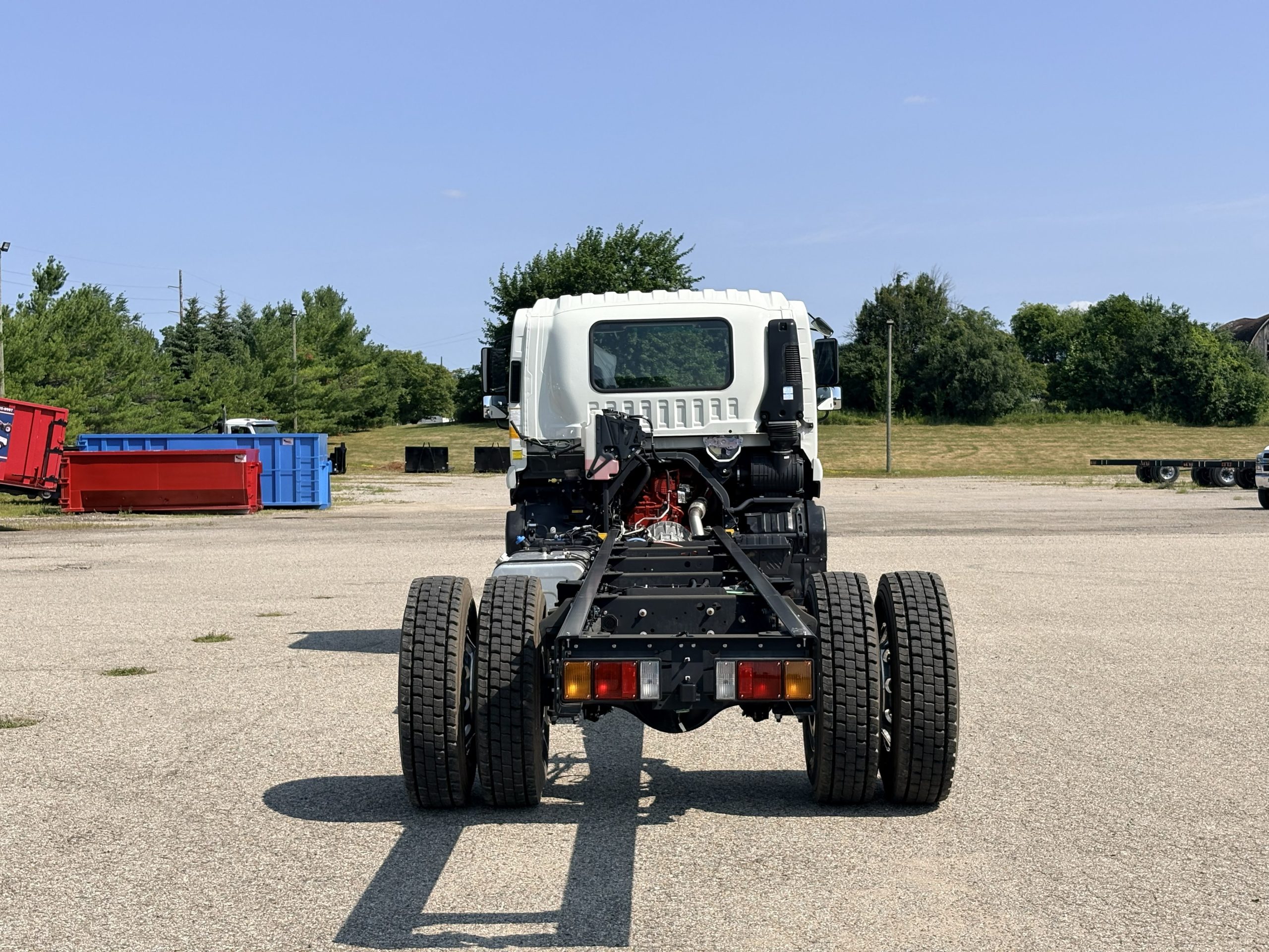 2025 Isuzu FTR — photo 6