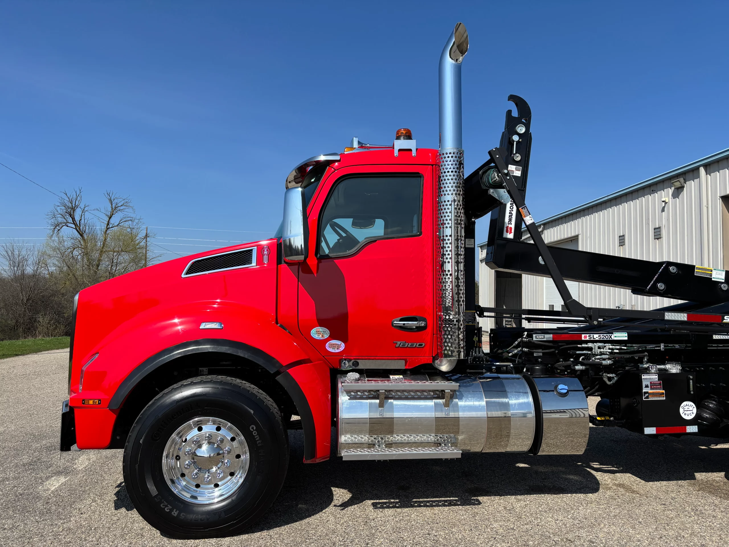 New 2026 Kenworth T880 Hooklift Truck California Emissions Compliant NEW 2026 Kenworth T880 Hooklift Truck California Emissions Compliant - image 6 of 6