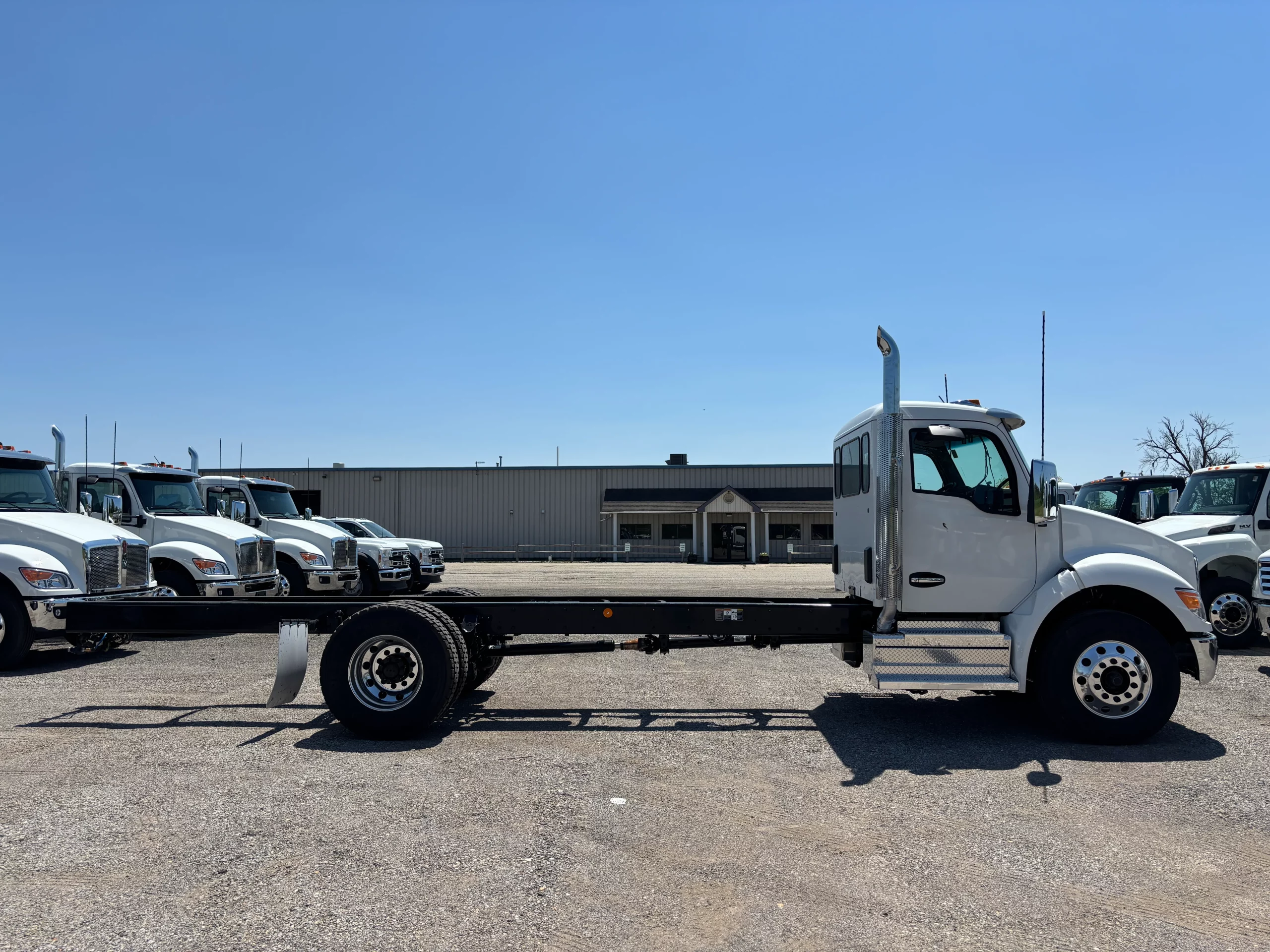 New 2027 Kenworth T280 Hooklift Truck NEW 2027 Kenworth T280 Hooklift Truck - image 4 of 6