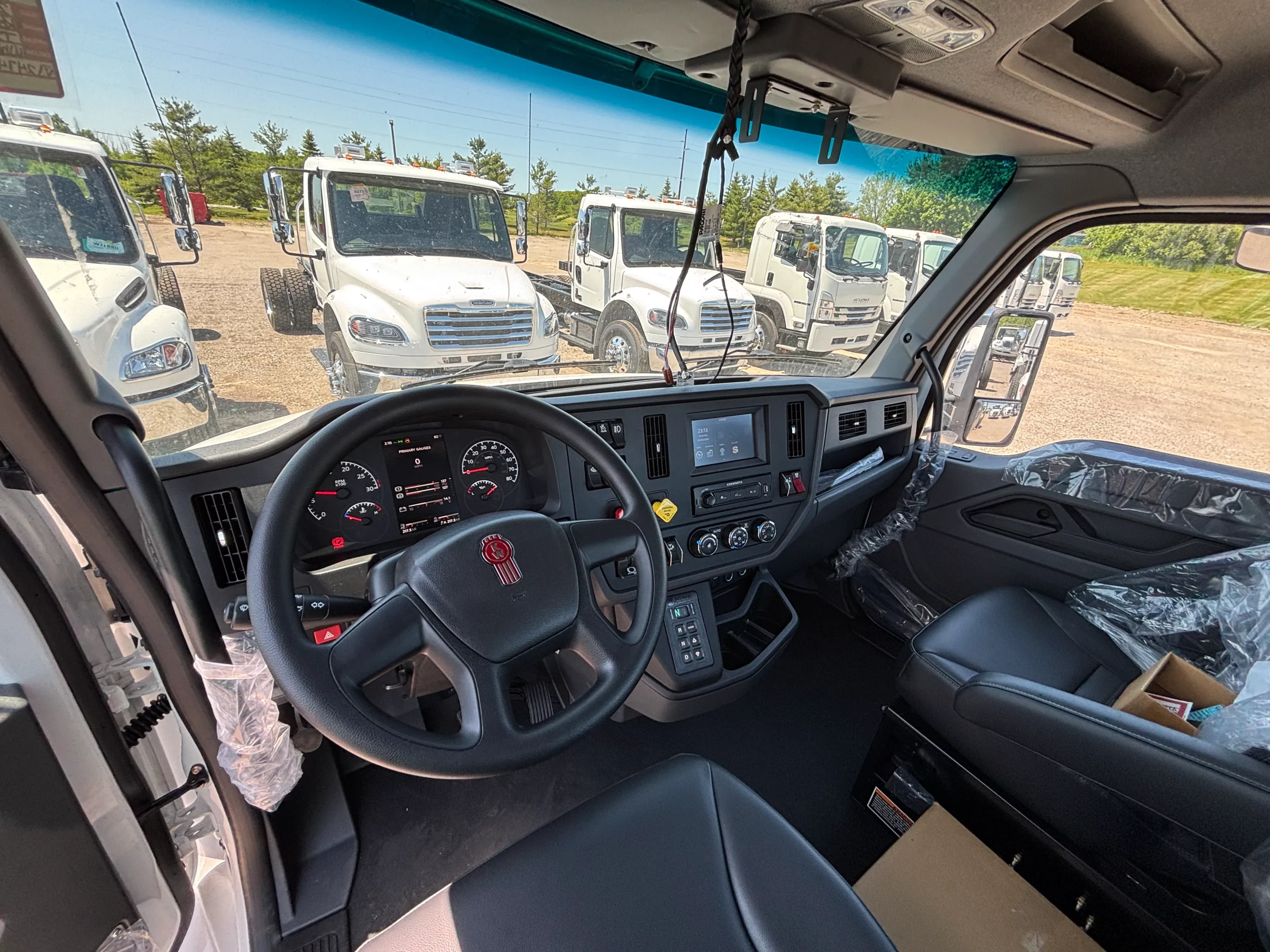 New 2027 Kenworth T280 Hooklift Truck NEW 2027 Kenworth T280 Hooklift Truck - image 6 of 6