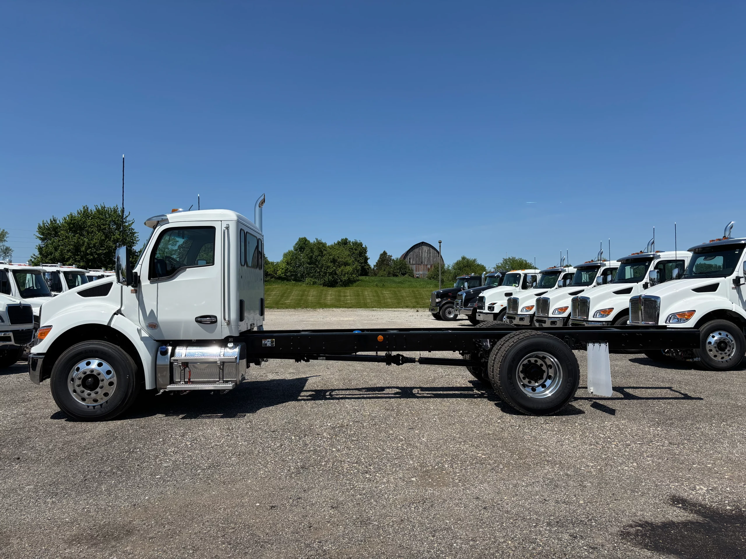 2027 Kenworth T380 — photo 5