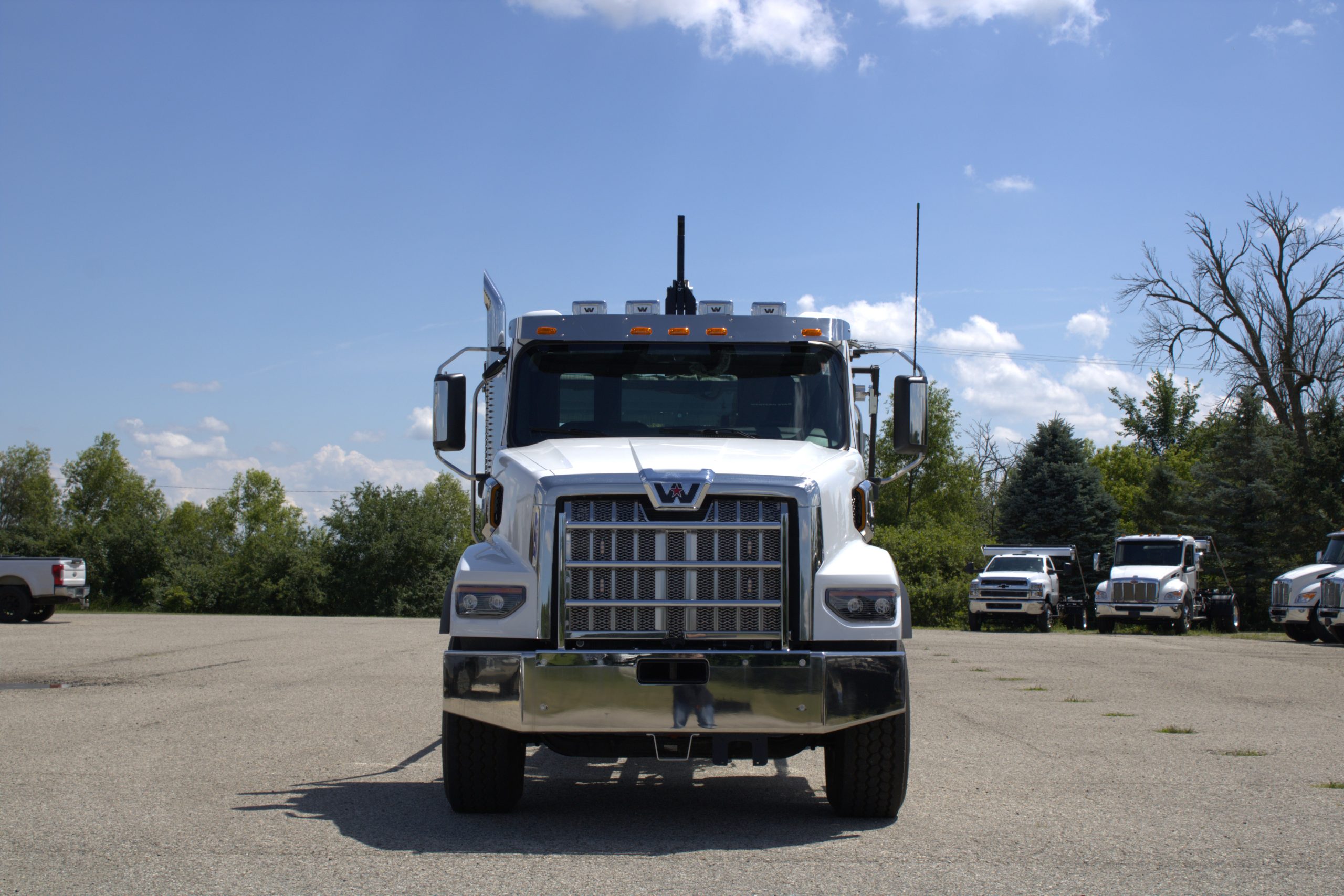 New 2027 Western Star 49X Hooklift Truck NEW 2027 Western Star 49X Hooklift Truck - image 2 of 6