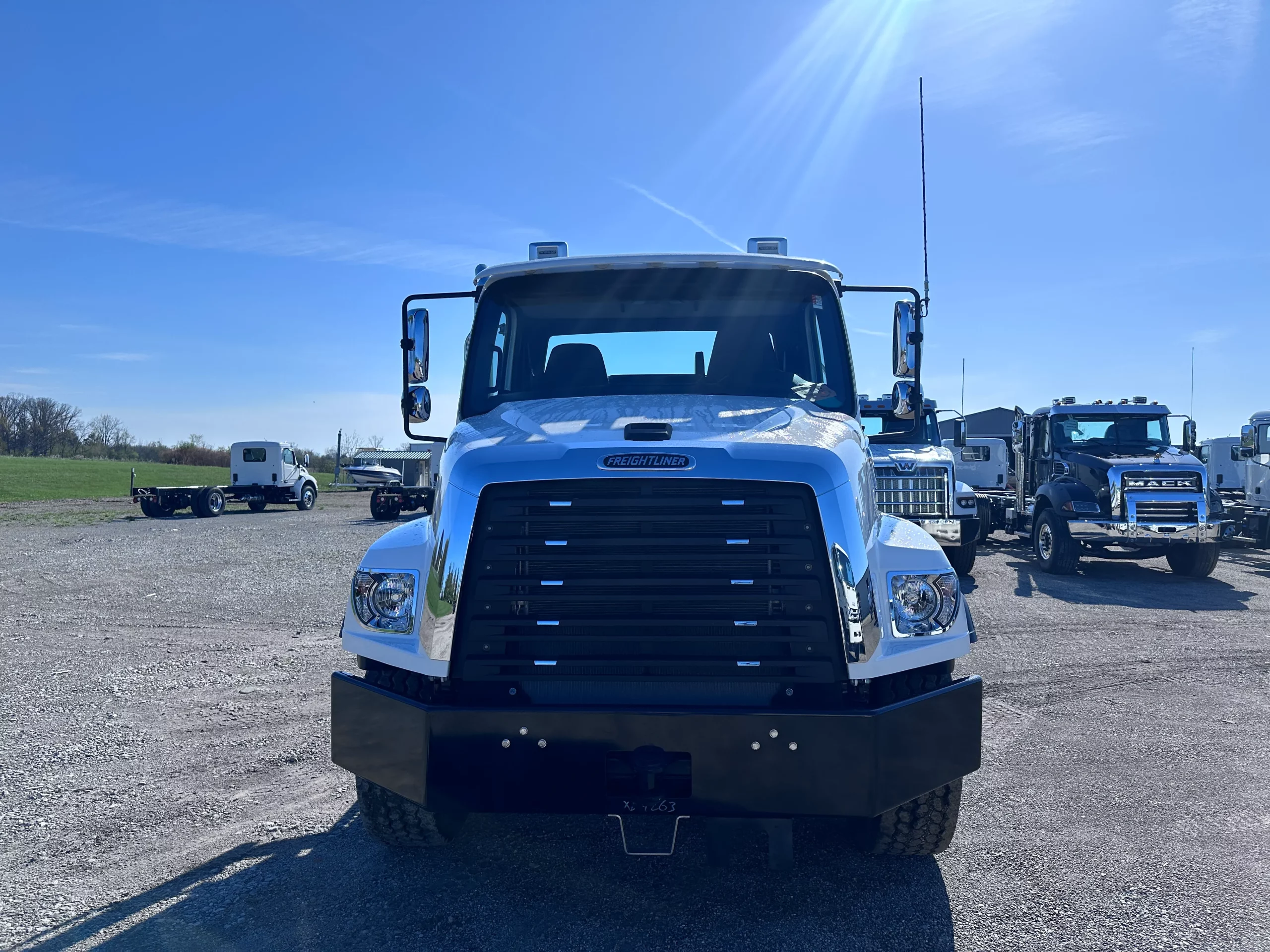 New 2027 Freightliner 114Sd Hooklift Truck NEW 2027 Freightliner 114SD Hooklift Truck - image 2 of 6