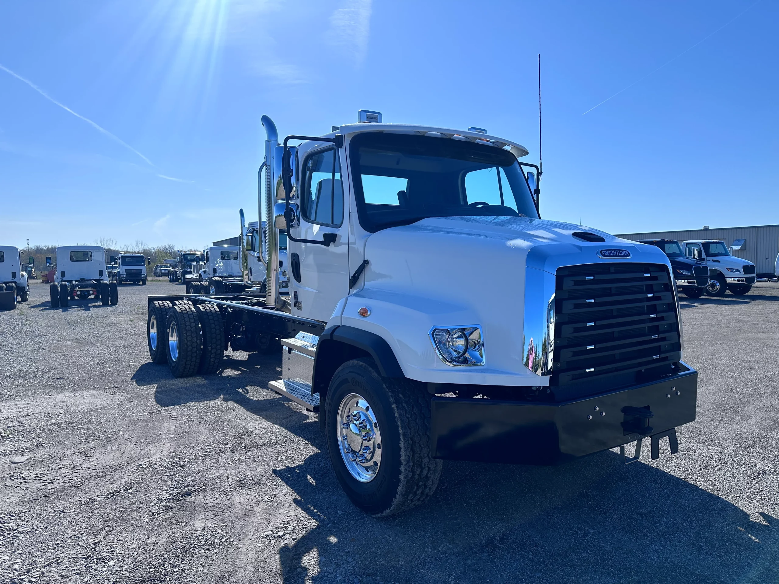 New 2027 Freightliner 114Sd Hooklift Truck NEW 2027 Freightliner 114SD Hooklift Truck - image 1 of 6