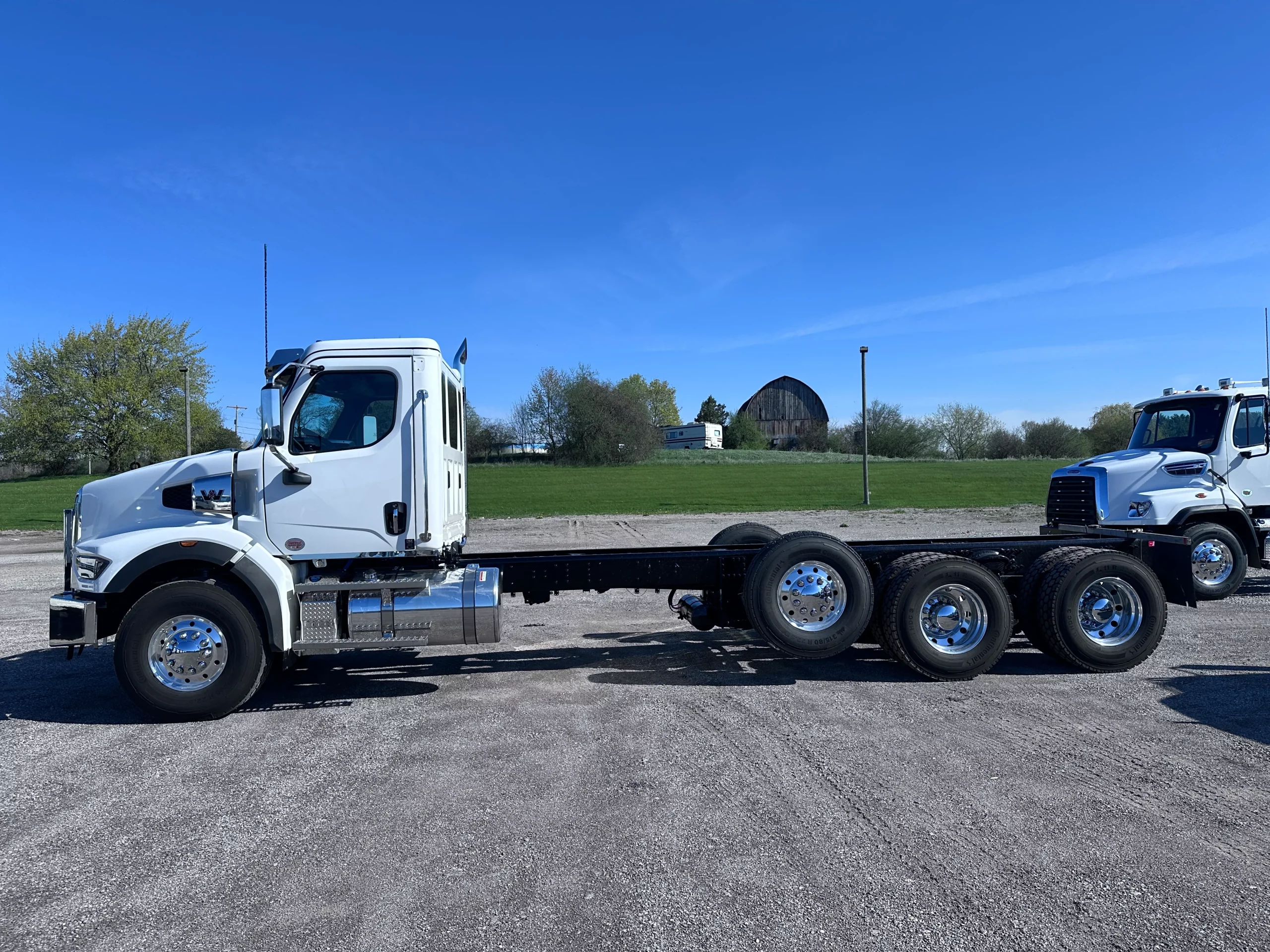 New 2027 Western Star 49X Hooklift Truck NEW 2027 Western Star 49X Hooklift Truck - image 5 of 6