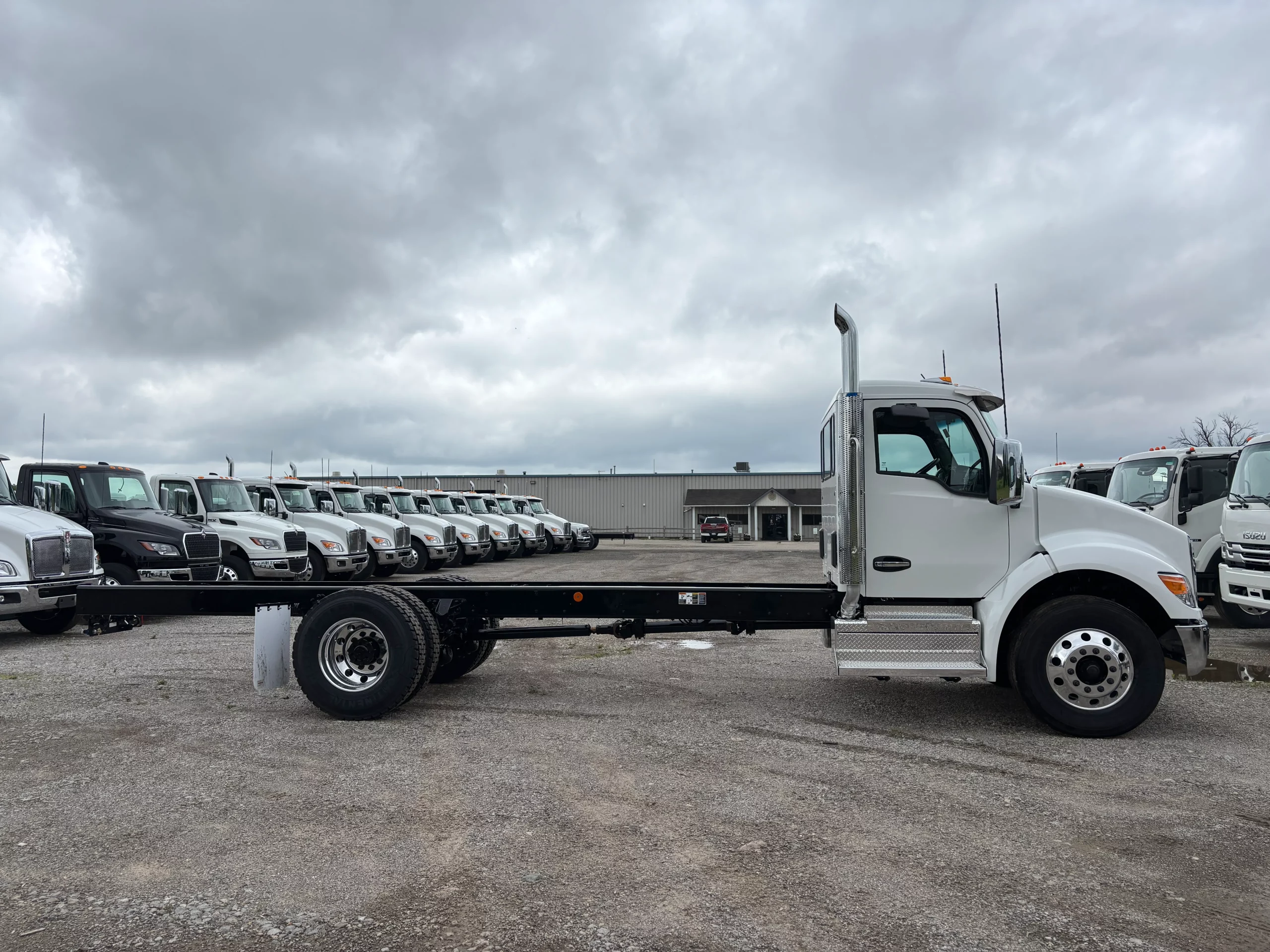 New 2027 Kenworth T280 Hooklift Truck NEW 2027 Kenworth T280 Hooklift Truck - image 4 of 6