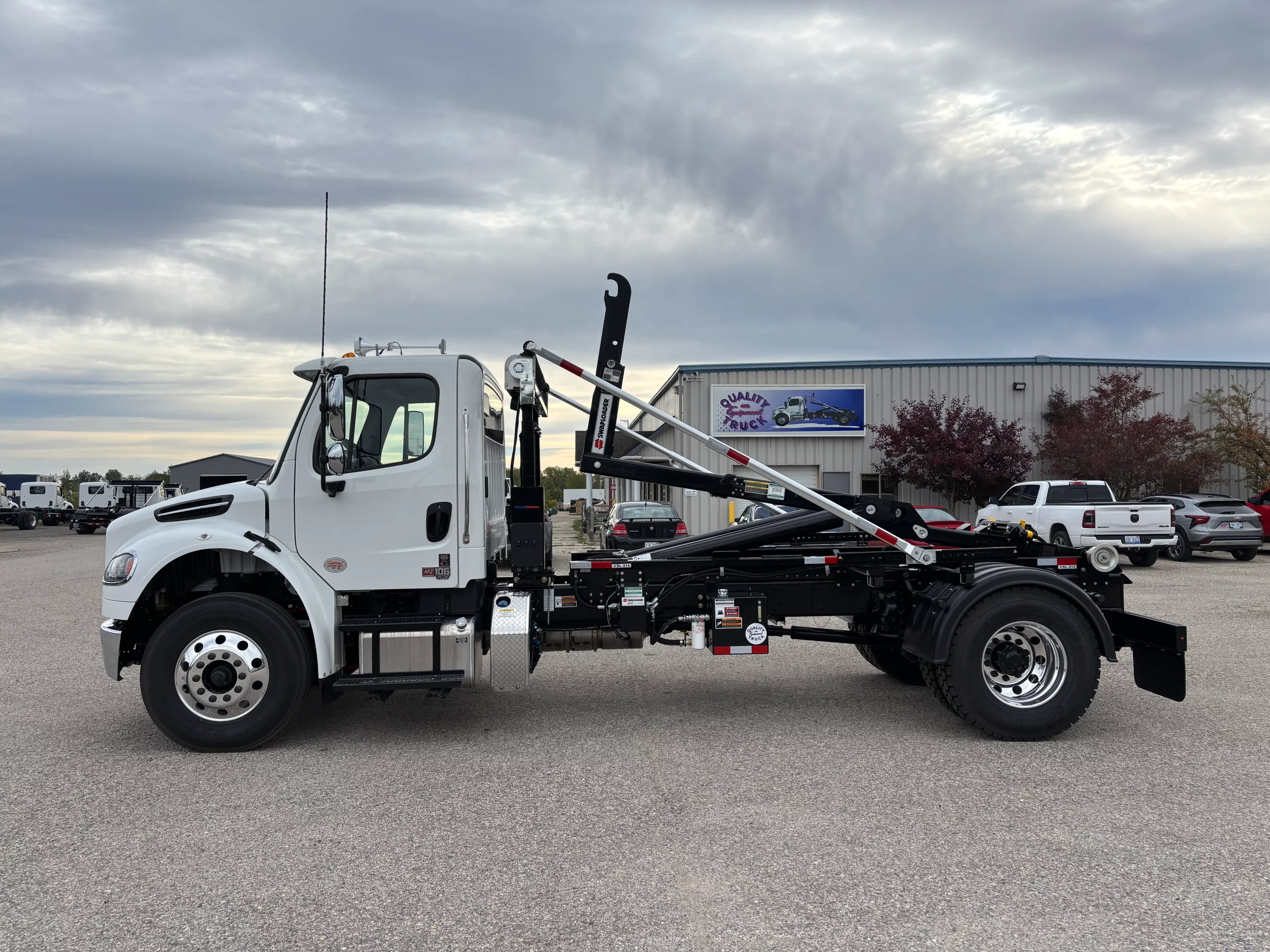 2027 Freightliner eM2 — photo 5