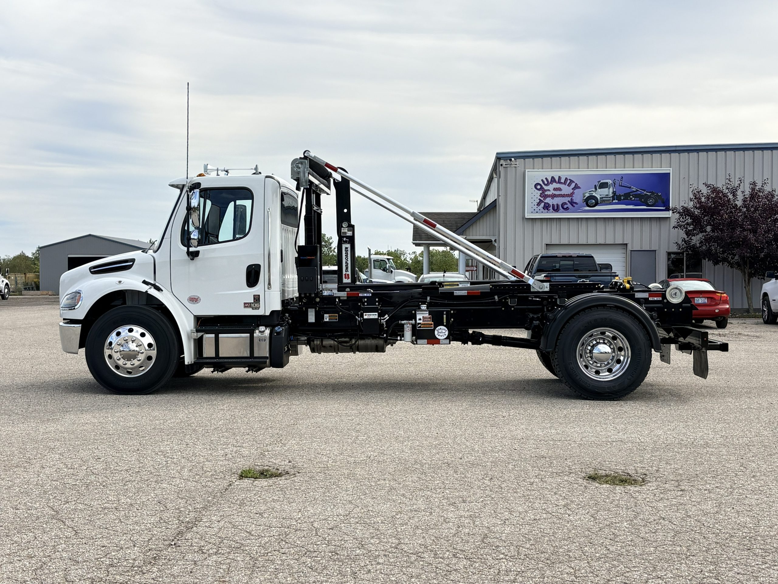 2027 Freightliner eM2 — photo 5