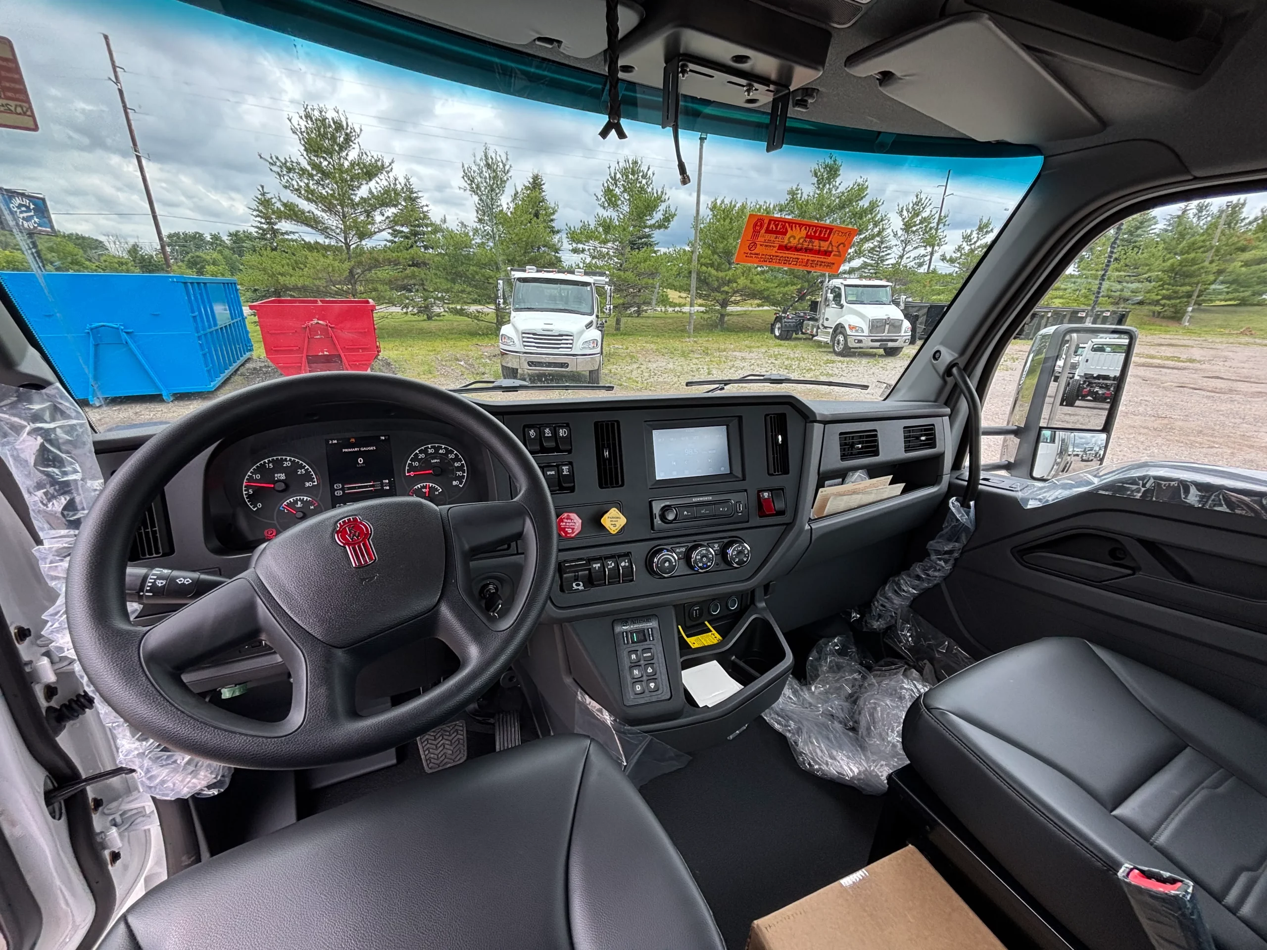 2027 Kenworth T380 — photo 6