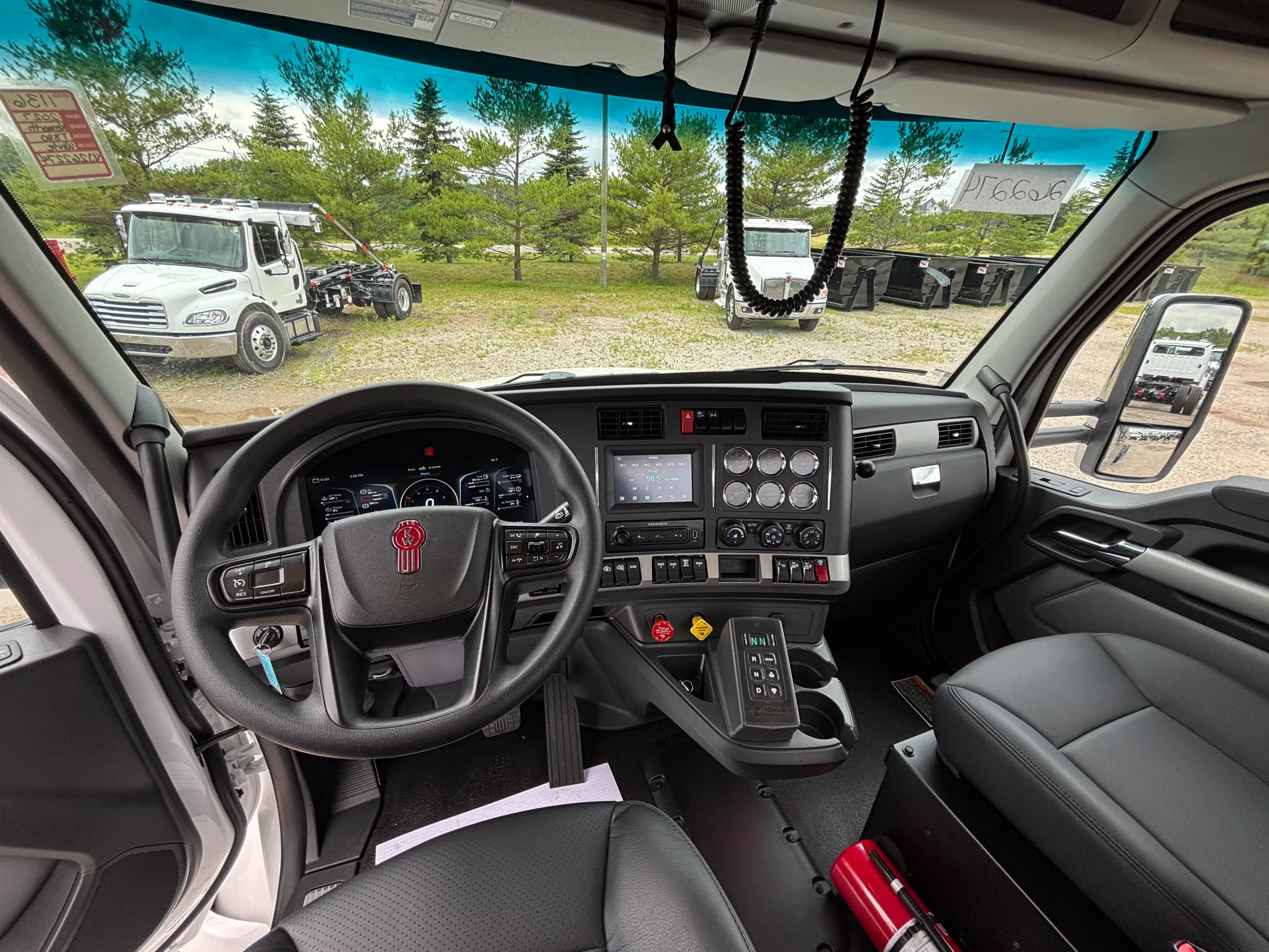 New 2027 Kenworth T880 Hooklift Truck New 2027 Kenworth T880 Hooklift Truck - image 6 of 6