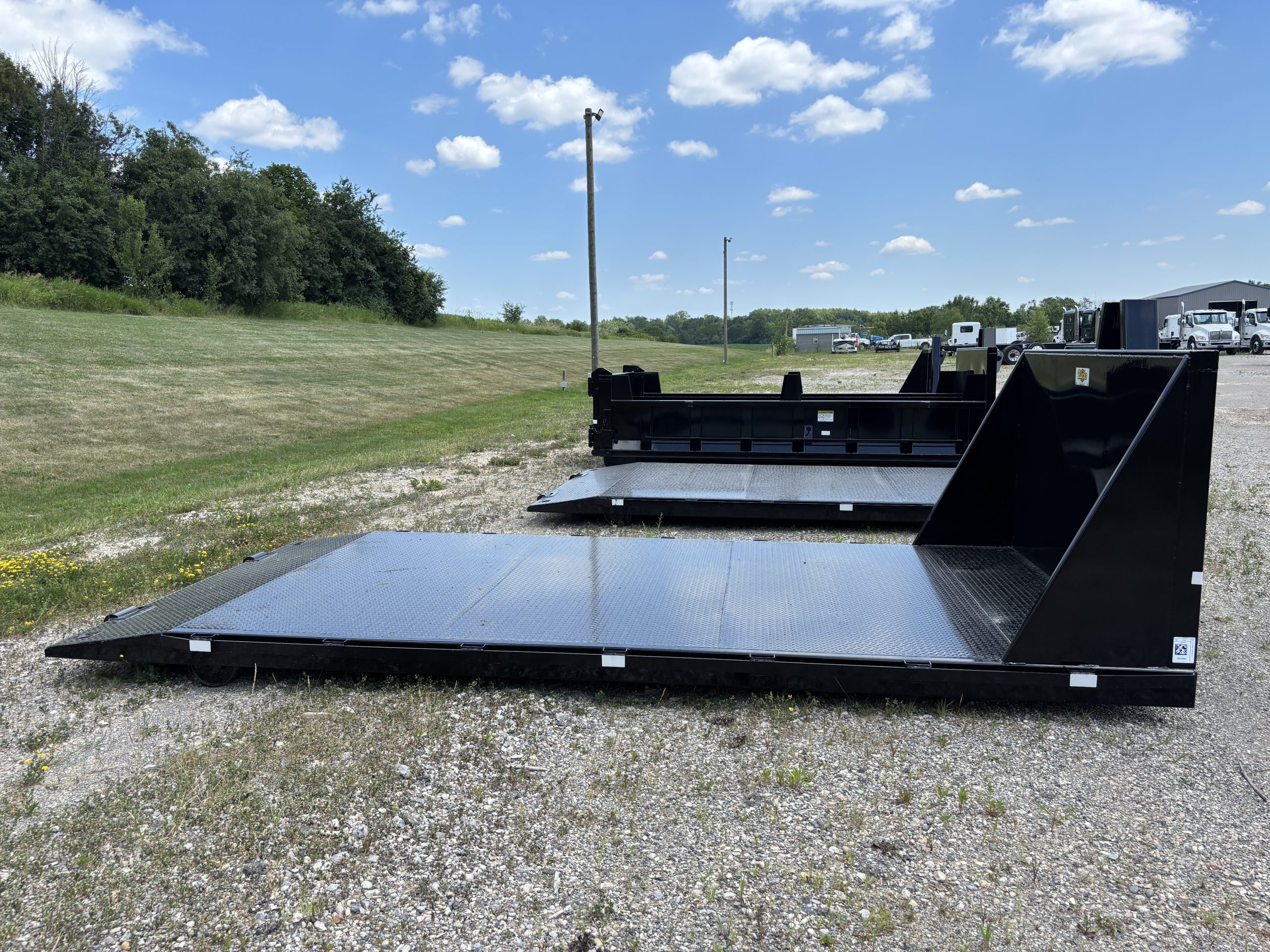 16' Flatbed - Black 16' Flatbed - Black - image 1 of 4