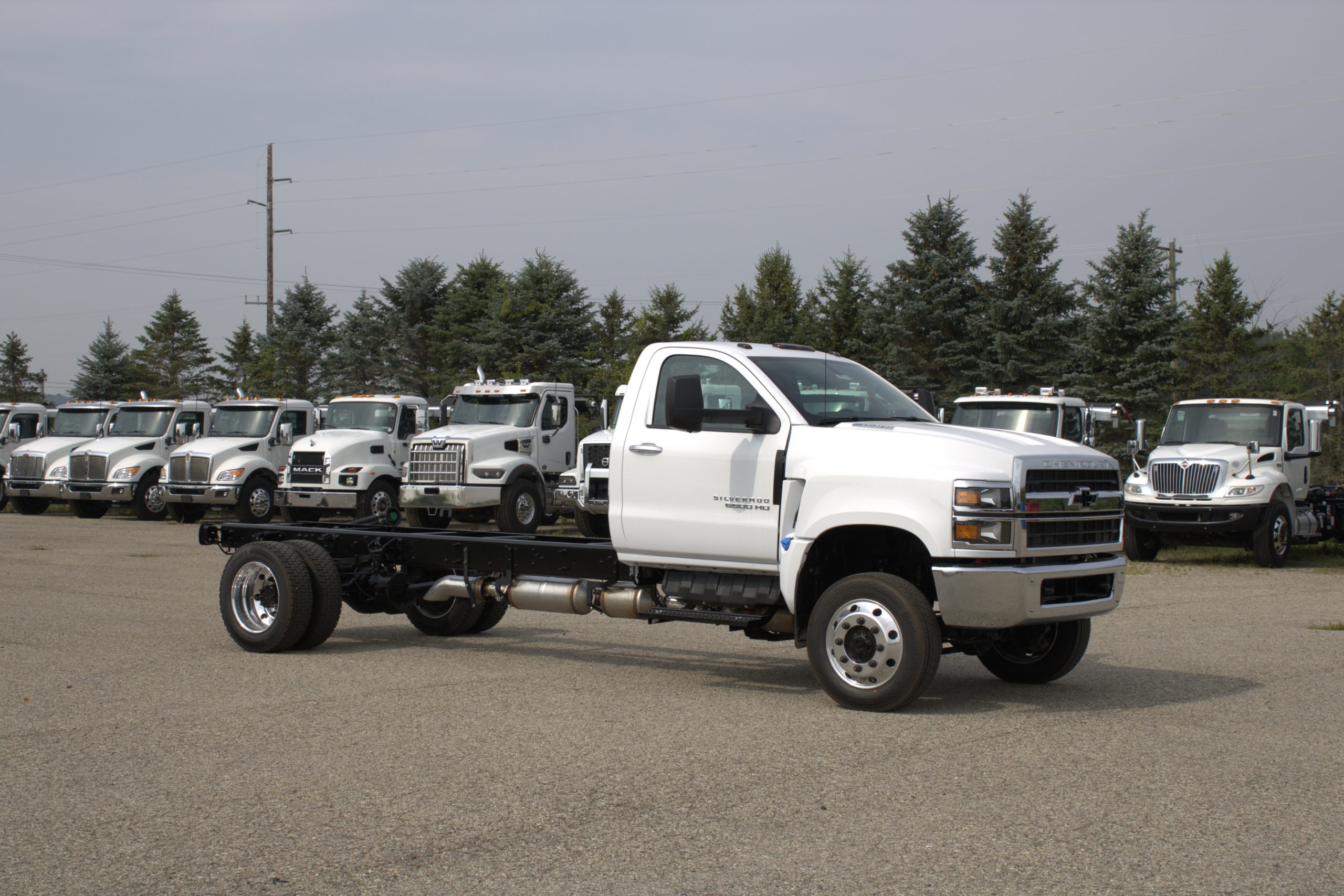 New 2026 Chevy 6500 Hooklift Truck NEW 2026 Chevy 6500 Hooklift Truck - image 1 of 6