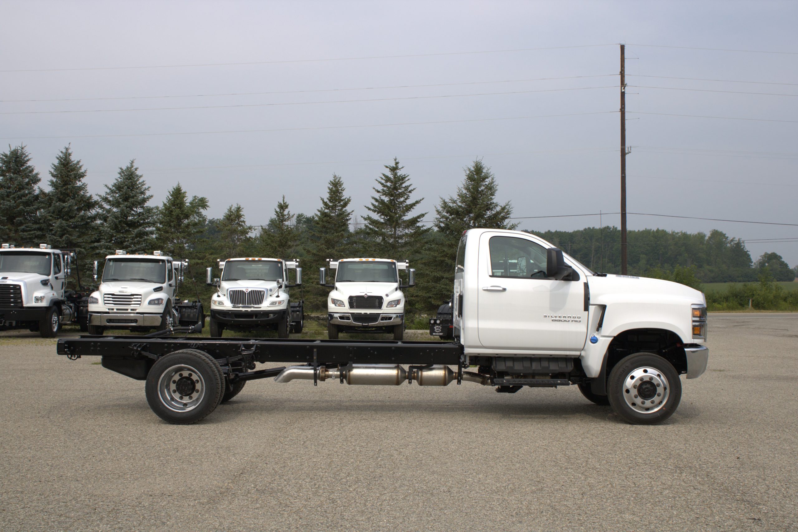 New 2025 Chevy 6500 Hooklift Truck NEW 2025 Chevy 6500 Hooklift Truck - image 4 of 6