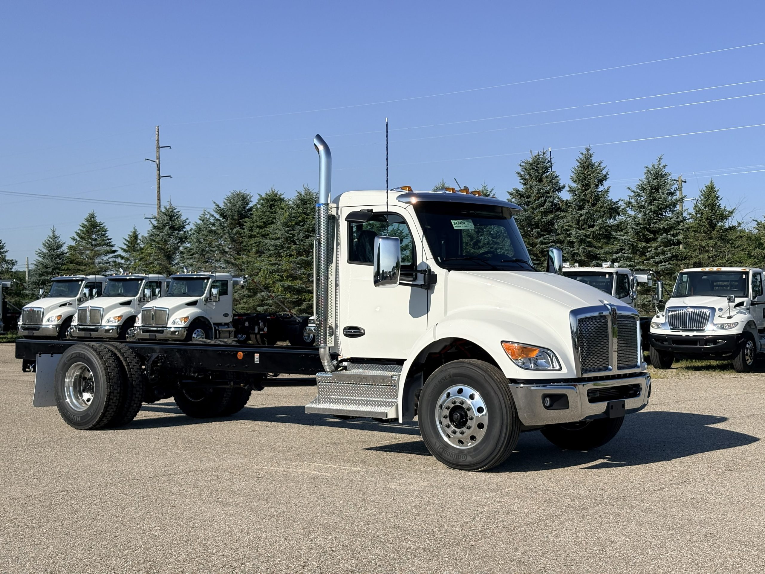 New 2027 Kenworth T380 Hooklift Truck NEW 2027 Kenworth T380 Hooklift Truck - image 3 of 6