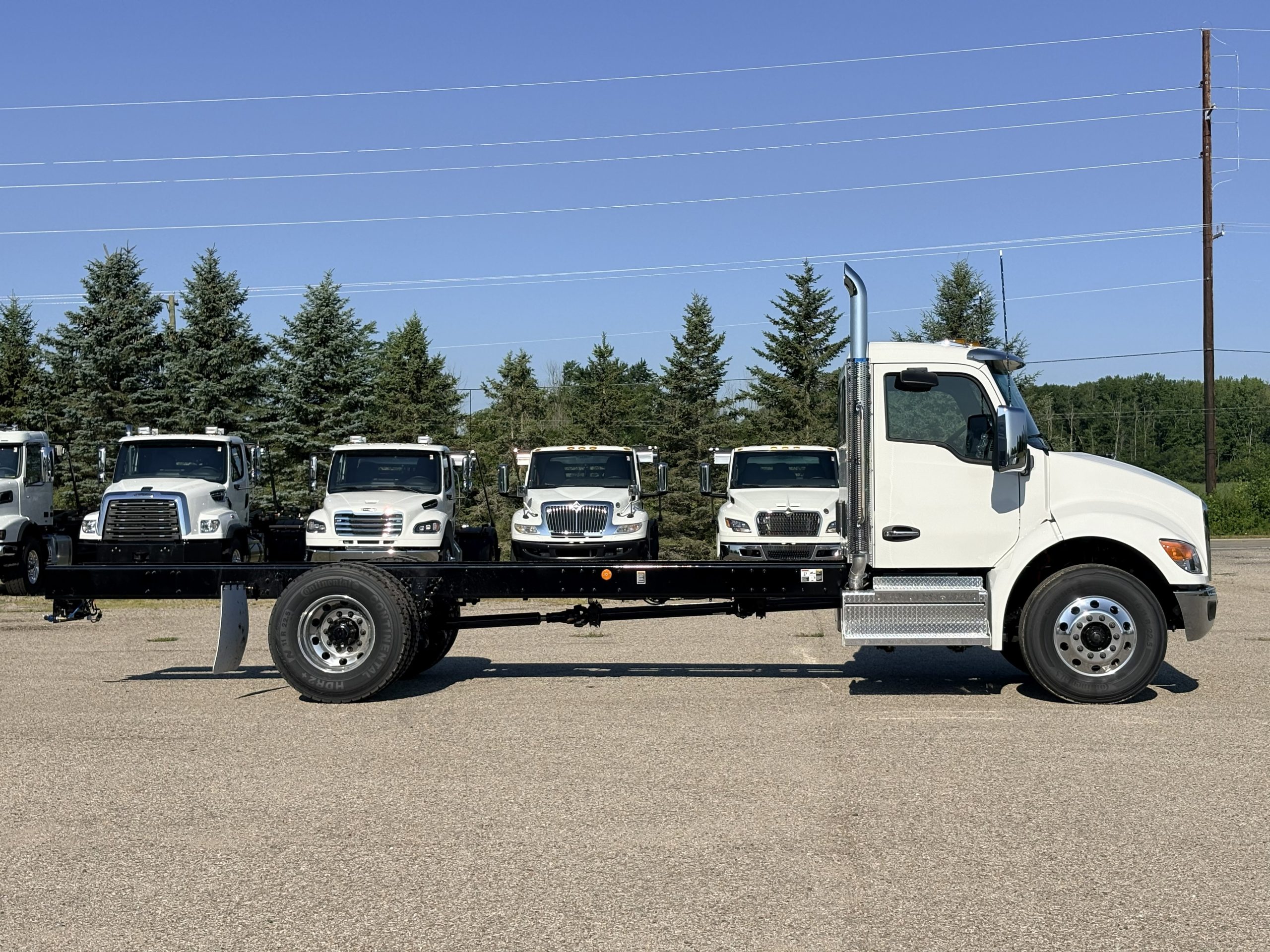 New 2027 Kenworth T380 Hooklift Truck NEW 2027 Kenworth T380 Hooklift Truck - image 5 of 6