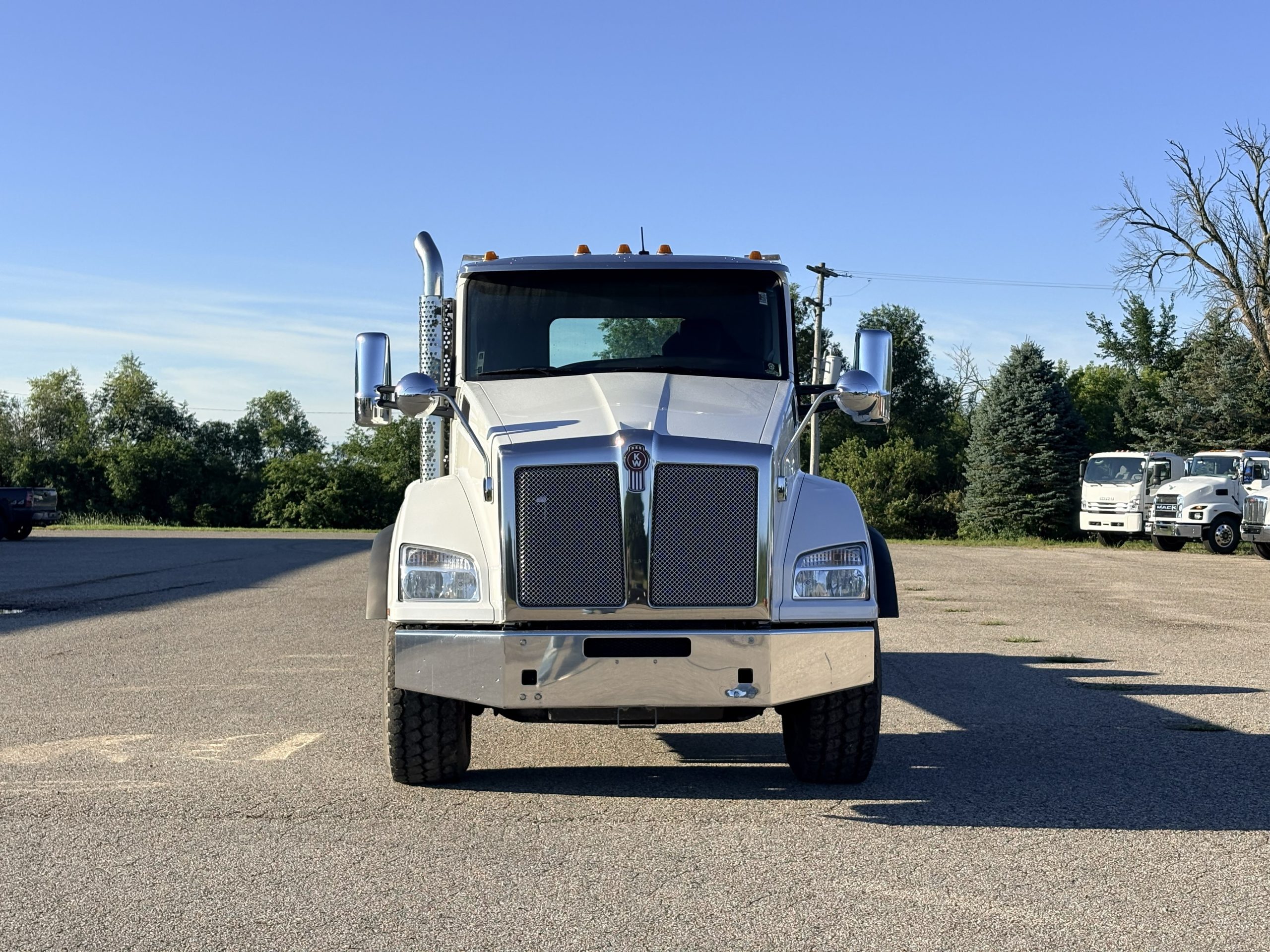 Used 2021 Kenworth T880 Hooklift Truck USED 2021 Kenworth T880 Hooklift Truck - image 2 of 6