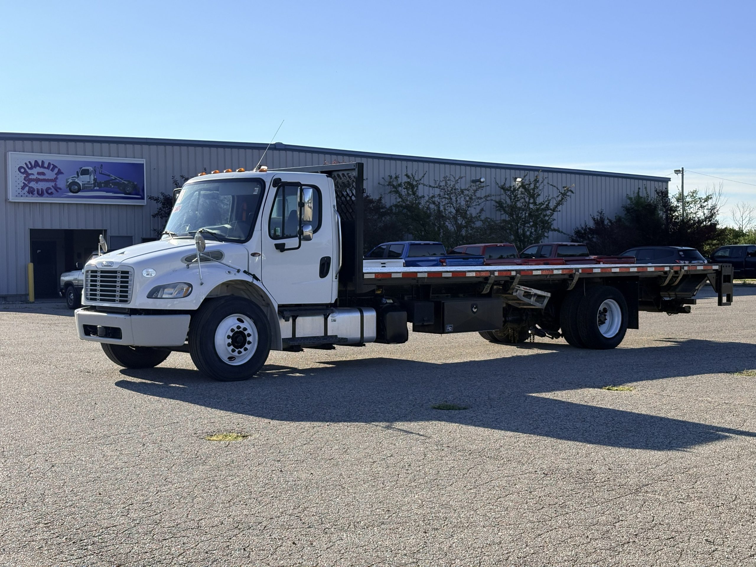 Used 2018 Freightliner M2 Hooklift Truck USED 2018 Freightliner M2 Hooklift Truck - image 2 of 6