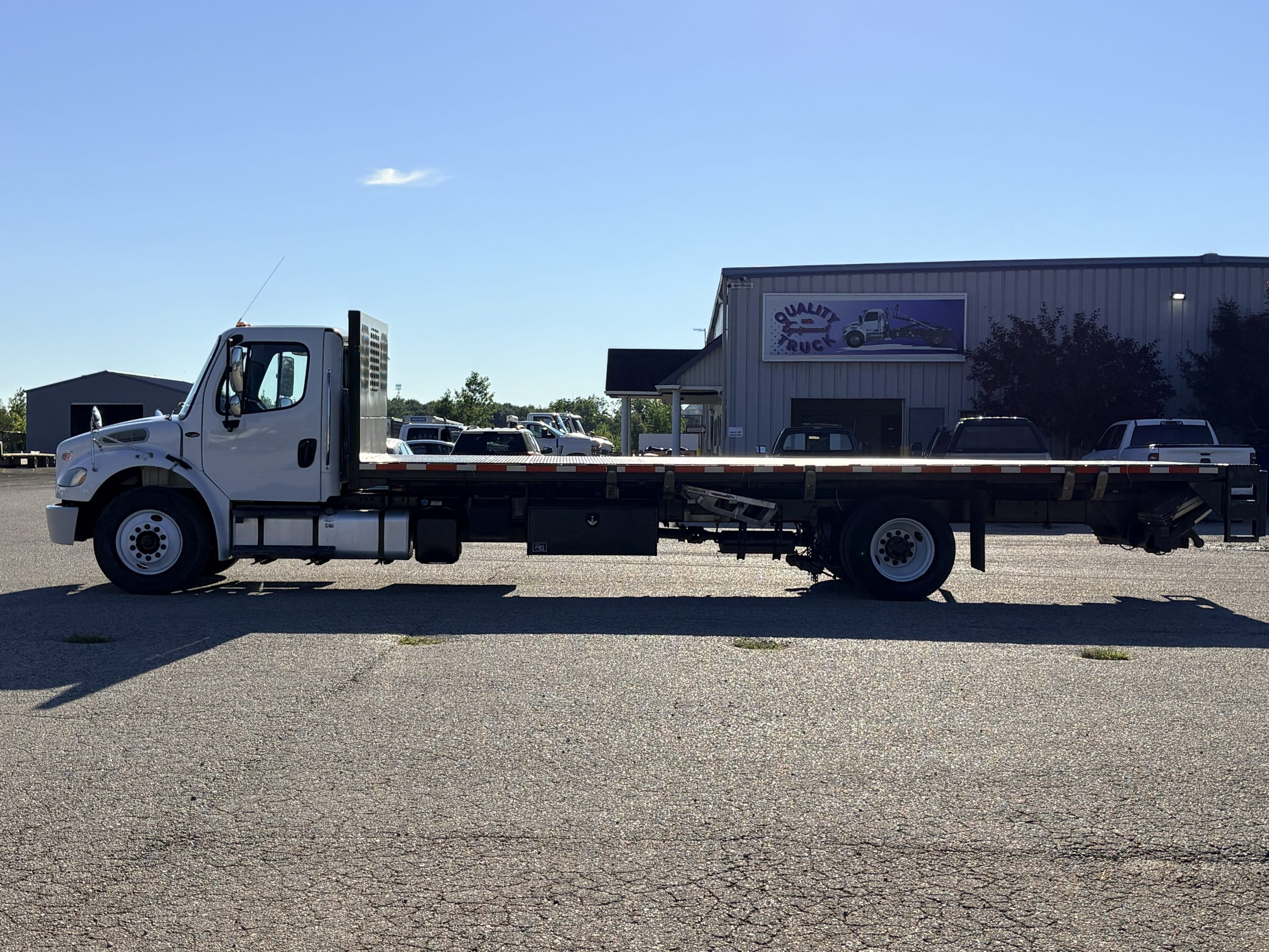 Used 2018 Freightliner M2 Hooklift Truck USED 2018 Freightliner M2 Hooklift Truck - image 5 of 6
