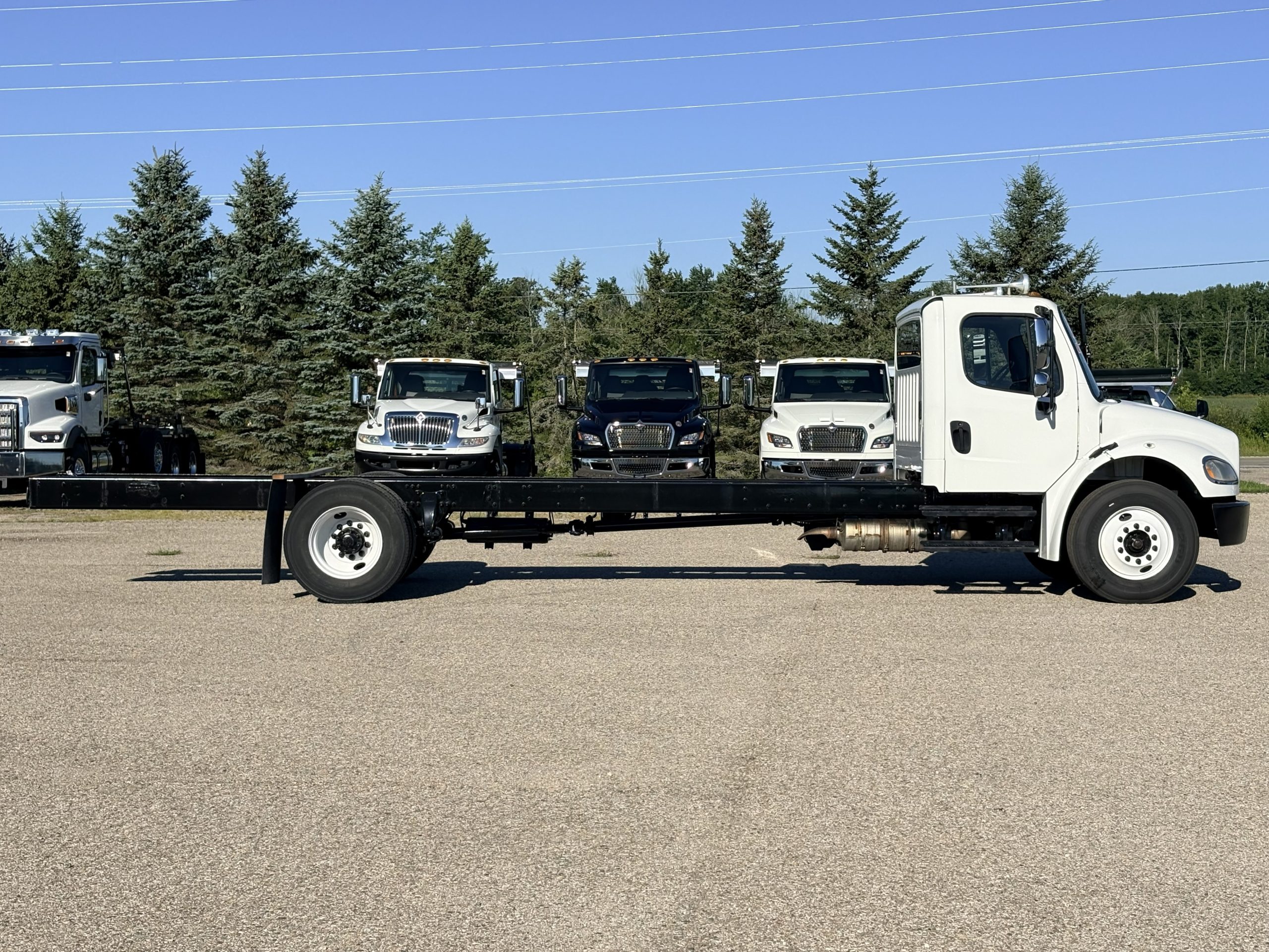 Used 2020 Freightliner M2 Hooklift Truck USED 2020 Freightliner M2 Hooklift Truck - image 4 of 6