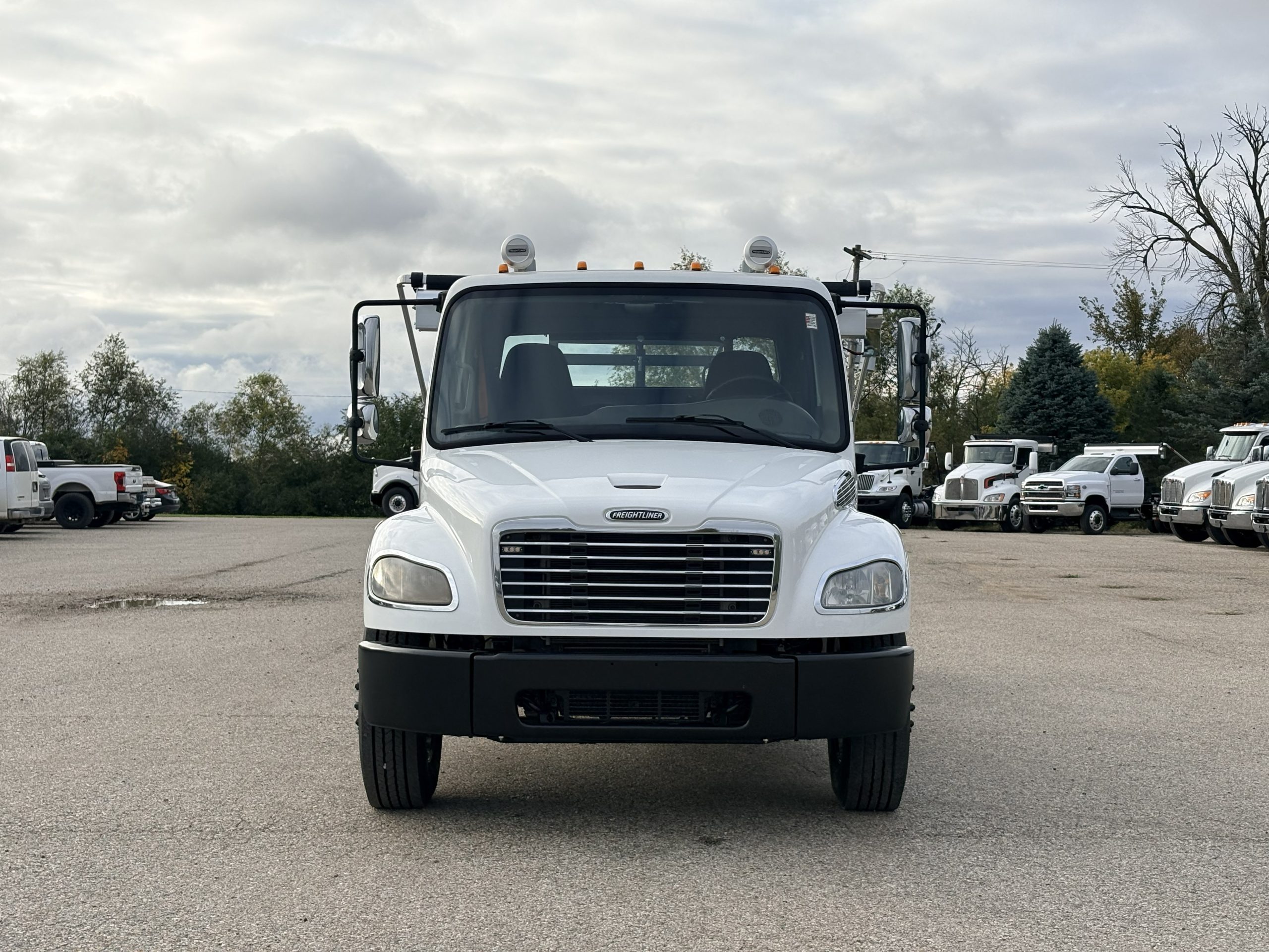 Used 2020 Freightliner M2 Hooklift Truck USED 2020 Freightliner M2 Hooklift Truck - image 2 of 6