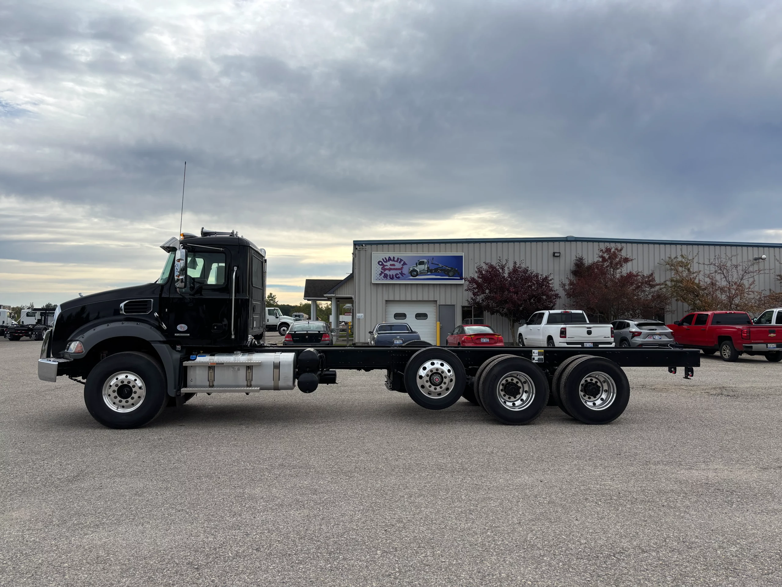 NEW 2026 Mack Granite Hooklift Truck - image 5 of 6