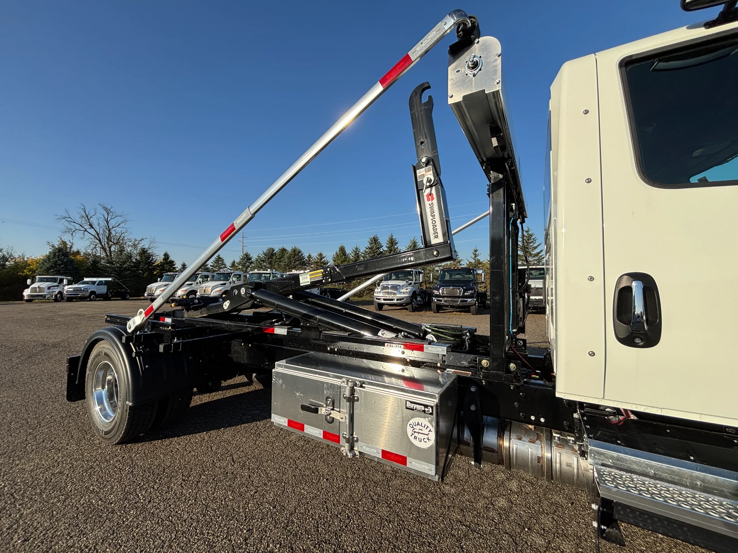 New 2027 International Mv Hooklift Truck NEW 2027 International MV Hooklift Truck - image 6 of 6