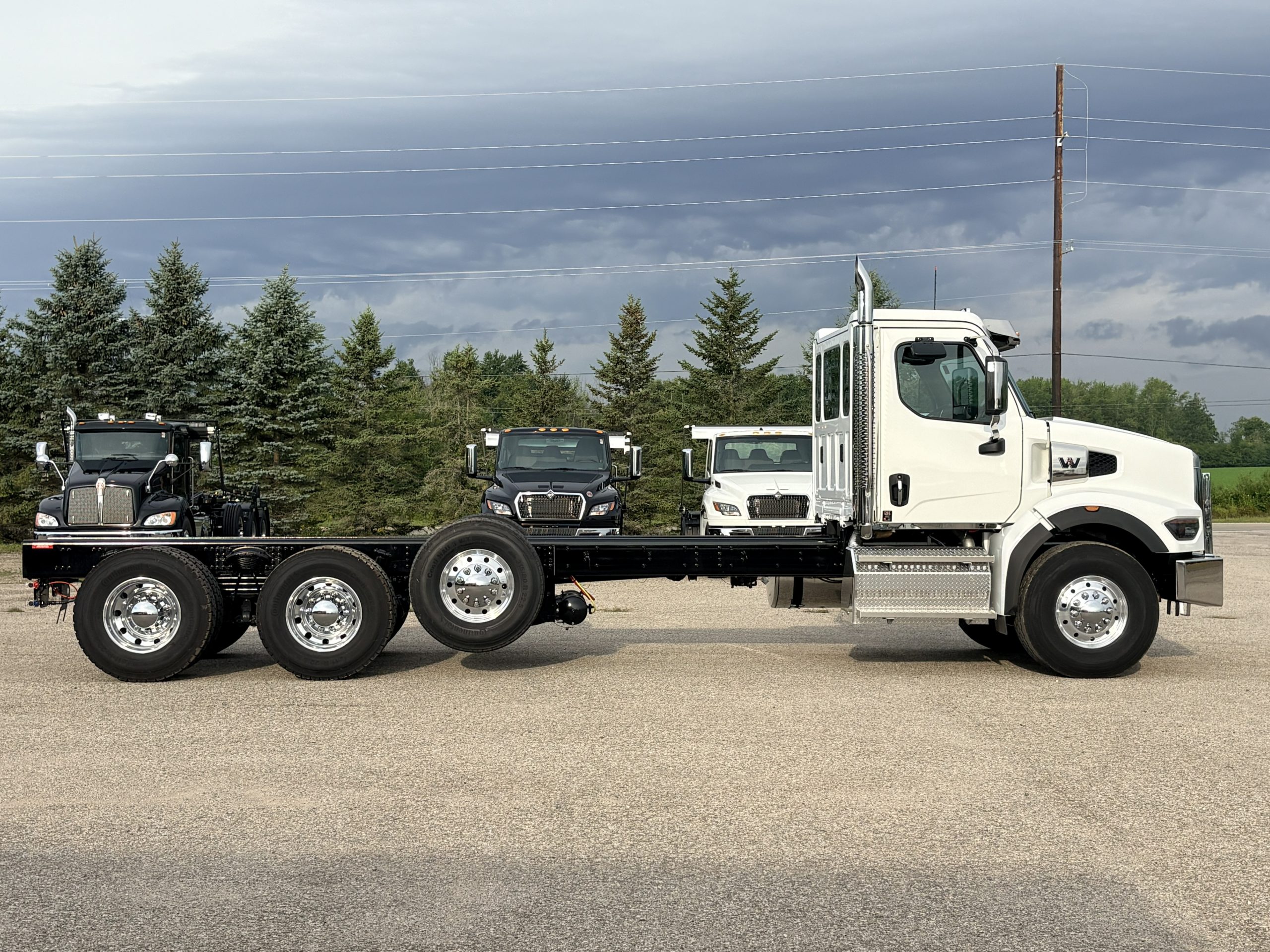 New 2027 Western Star 49X Hooklift Truck NEW 2027 Western Star 49X Hooklift Truck - image 5 of 6