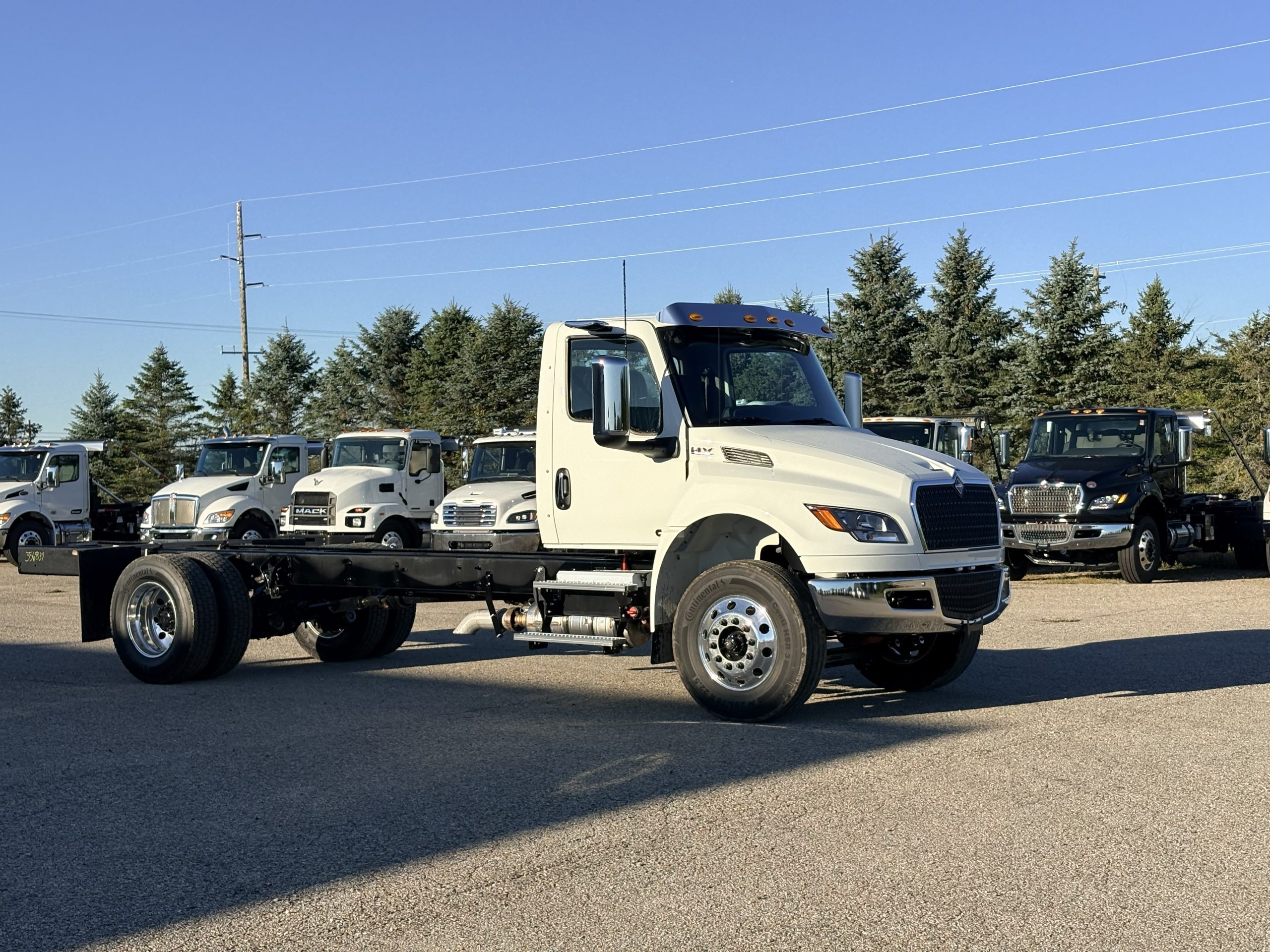 NEW 2027 International MV Hooklift Truck - image 1 of 6