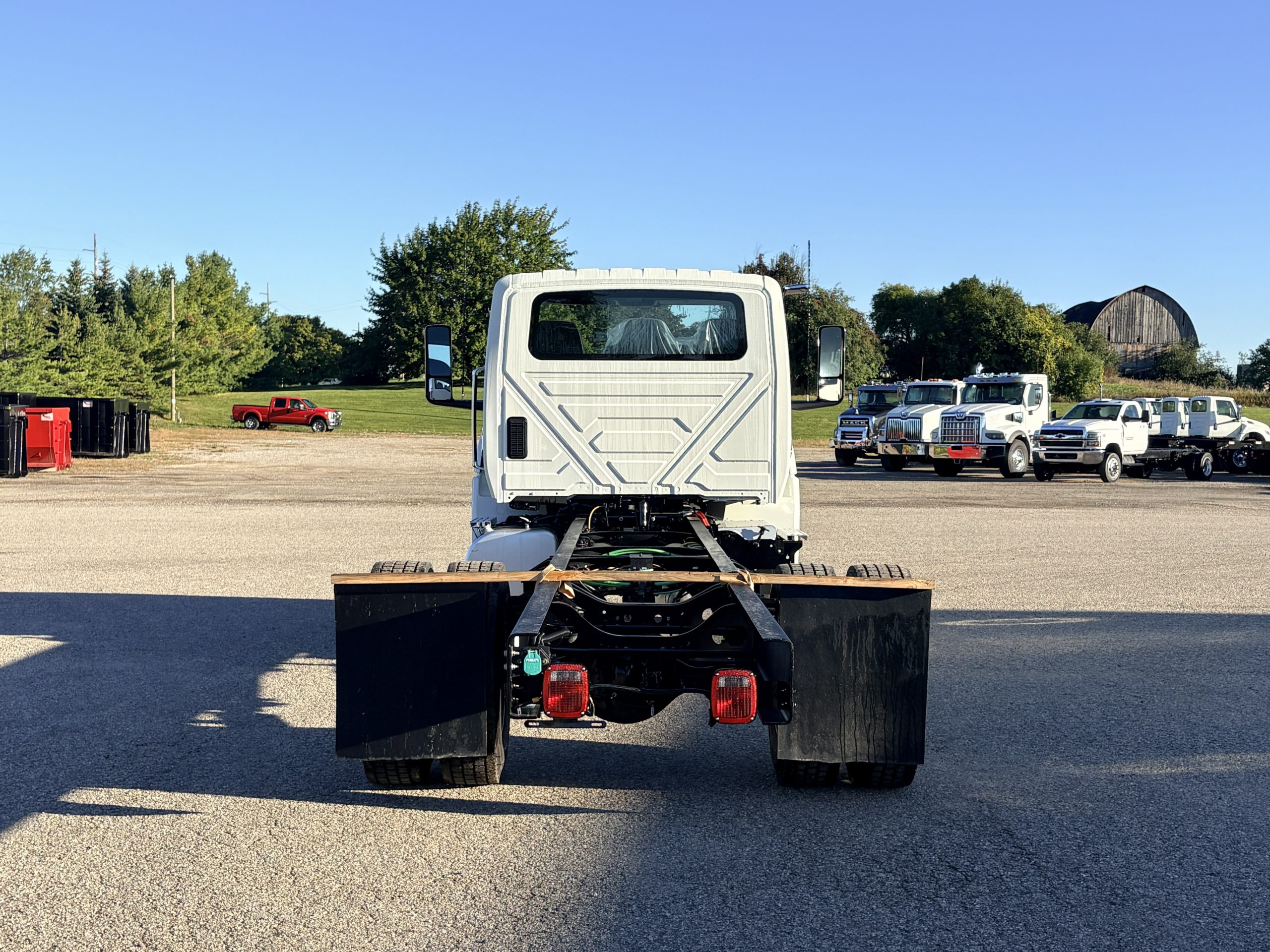 NEW 2027 International MV Hooklift Truck - image 6 of 6