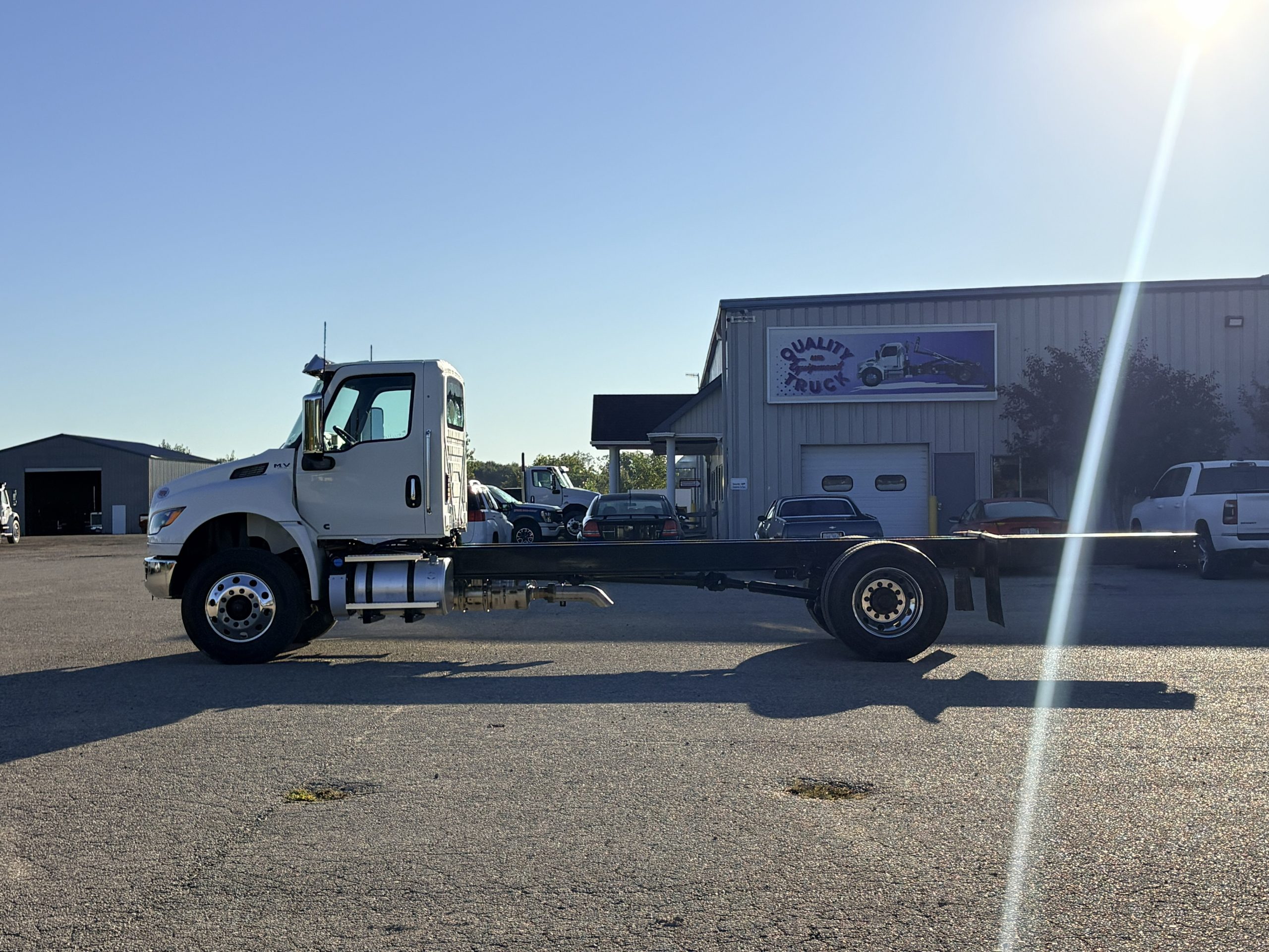 NEW 2027 International MV Hooklift Truck - image 5 of 6