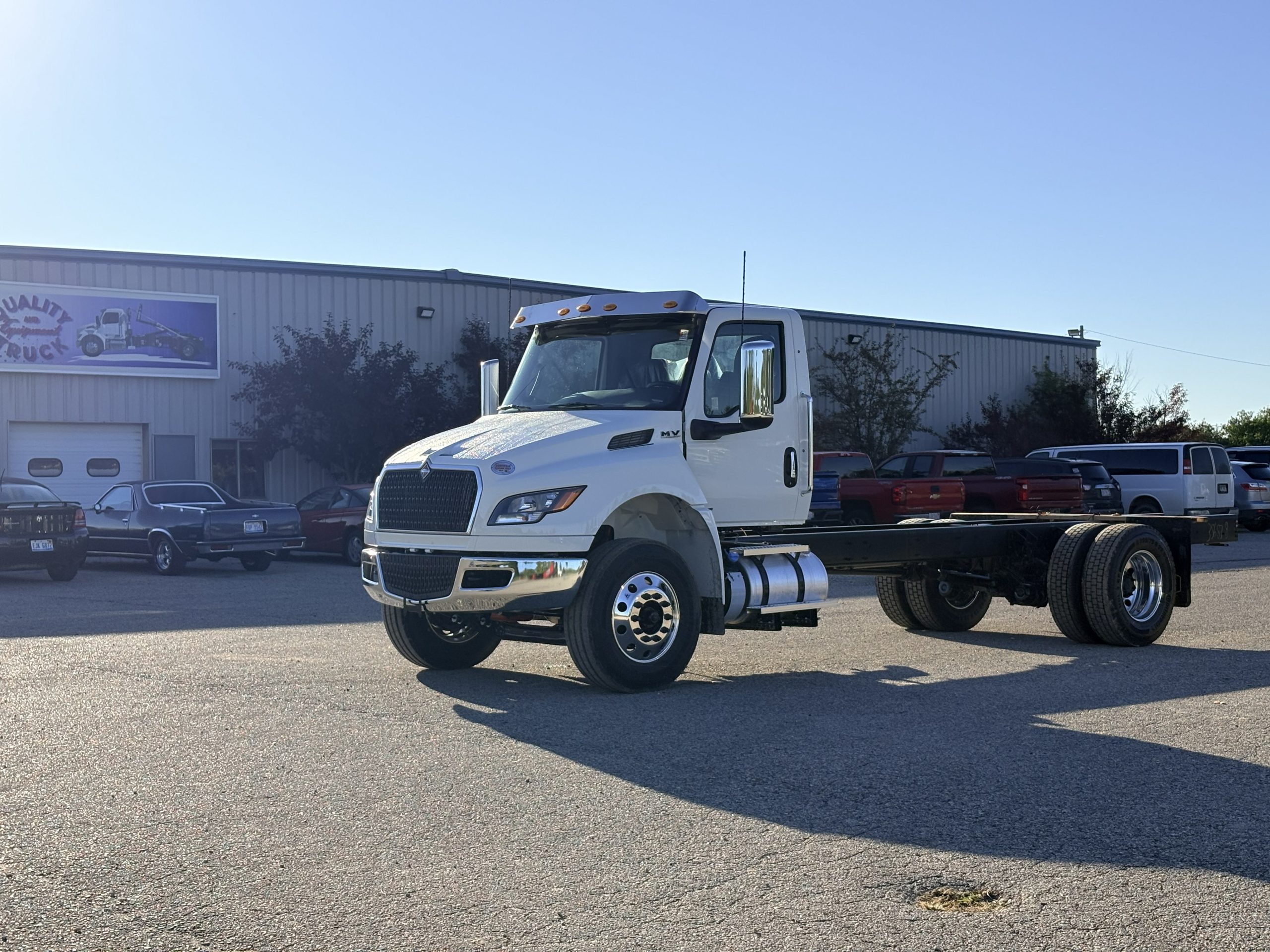 NEW 2027 International MV Hooklift Truck - image 1 of 6