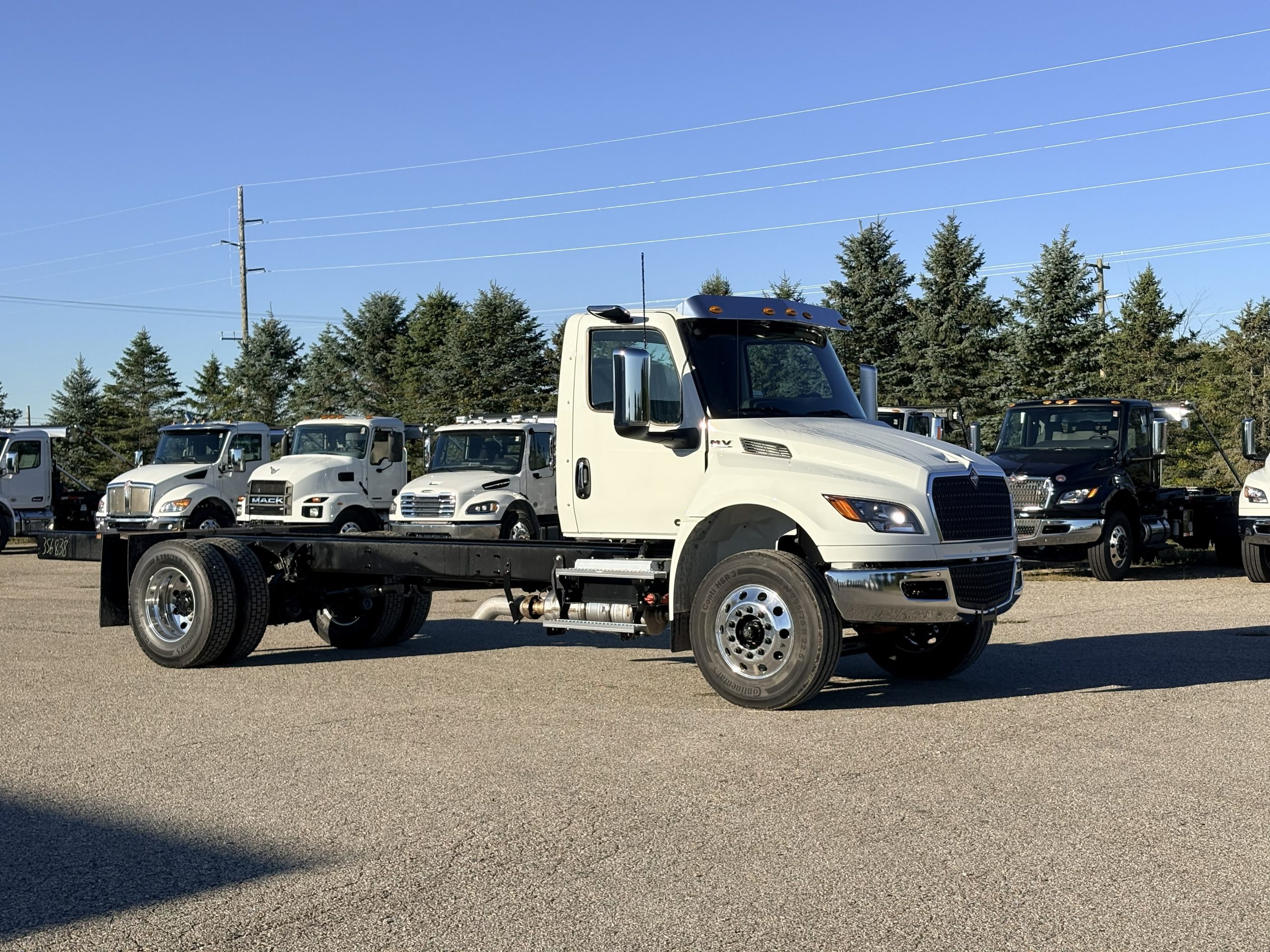 NEW 2027 International MV Hooklift Truck - image 3 of 6