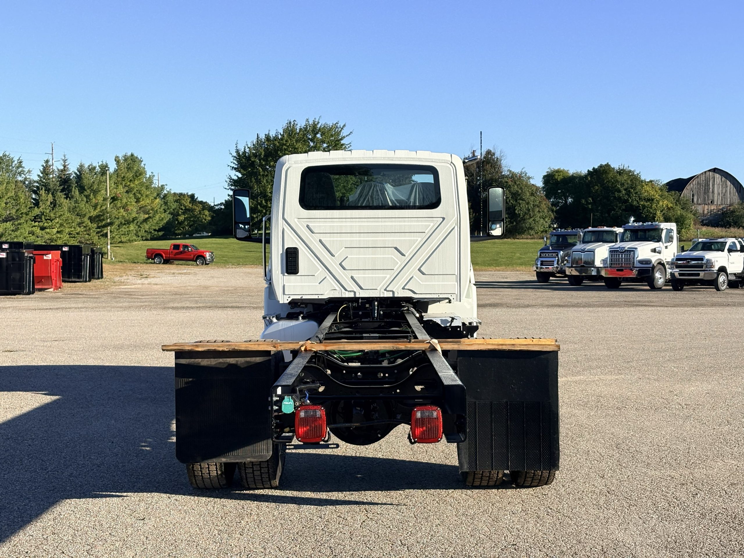 NEW 2027 International MV Hooklift Truck - image 5 of 6