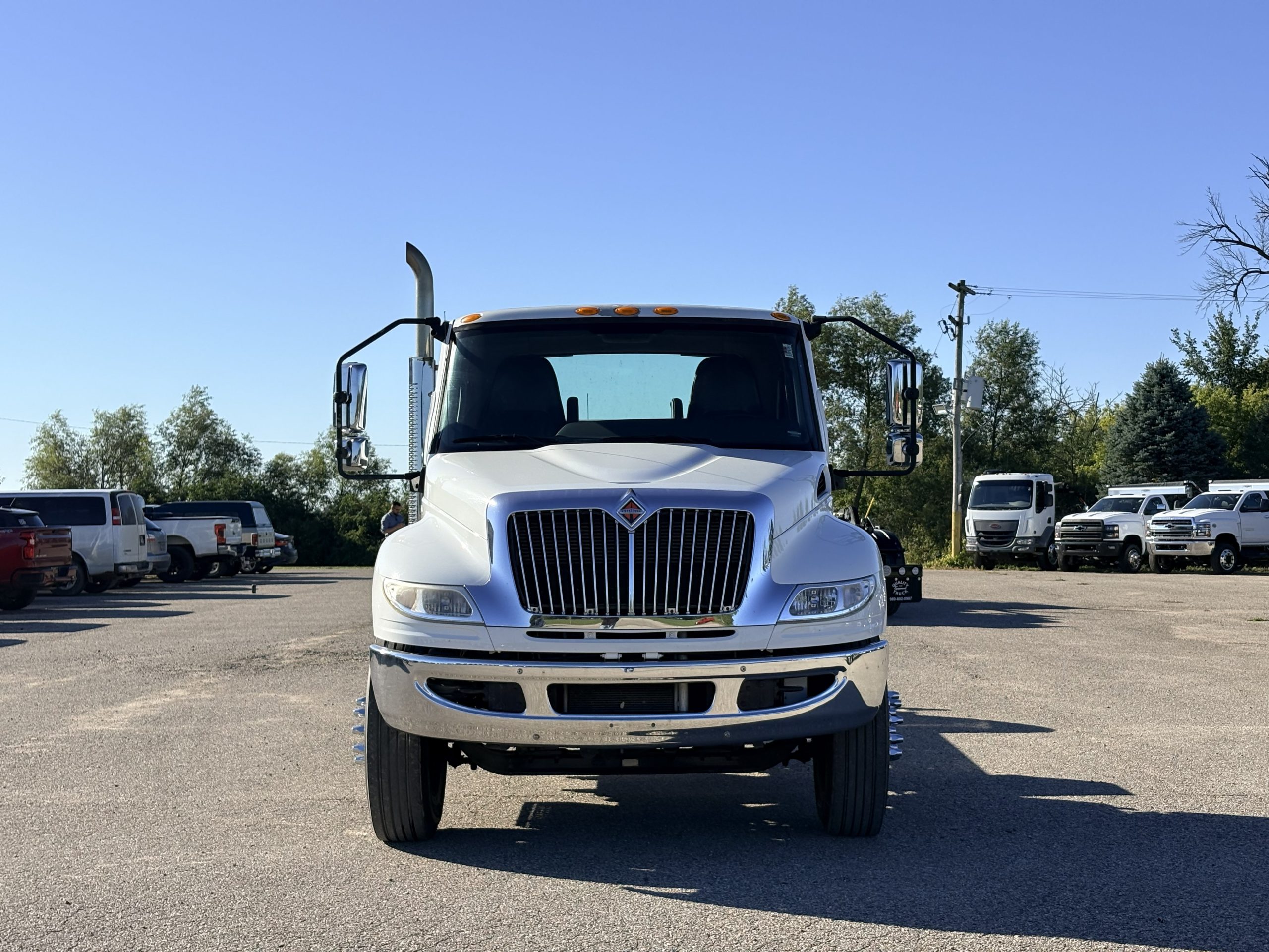 Used 2019 International MV Hooklift Truck - image 1 of 6