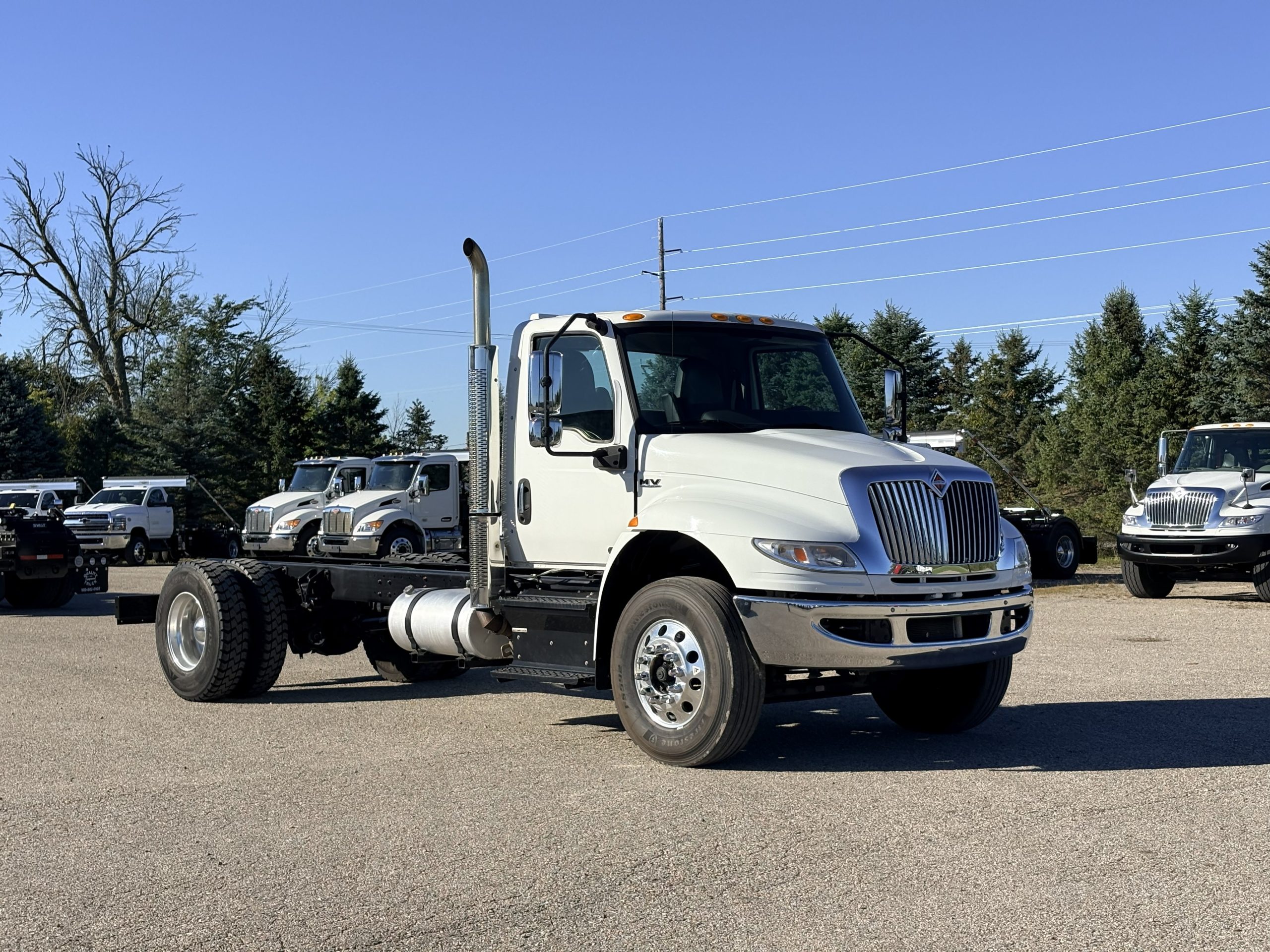 Used 2019 International MV Hooklift Truck - image 3 of 6